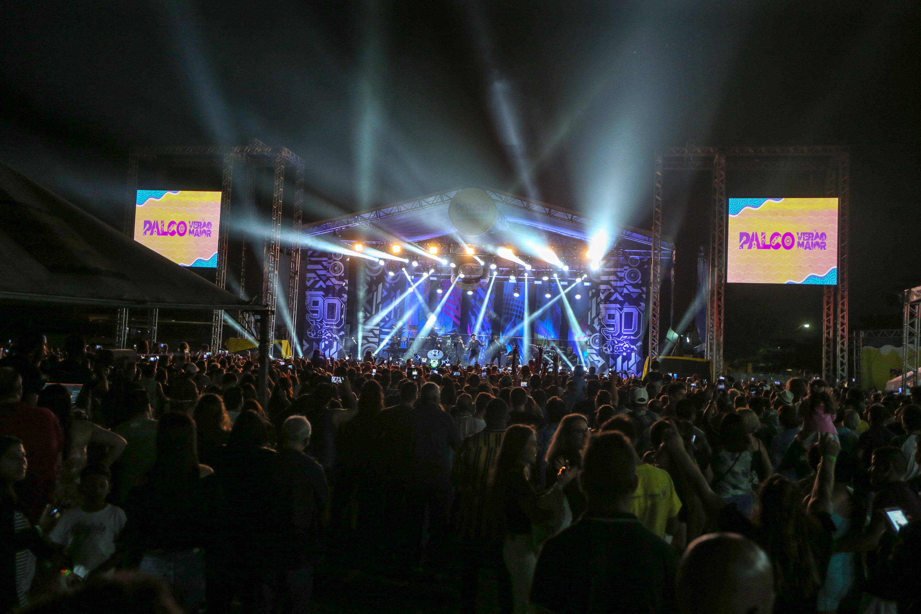 Show de Alexandre Pires em Matinhos nesta sexta-feira (24). O show é gratuitos e faz parte da programação cultural do Verão Maior e são promovidos pelo Governo do Estado em parceria com a Renault do Brasil.    Matinhos, 24/01/2020 -  Foto: Geraldo Bubniak/AEN