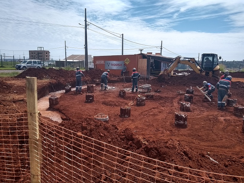 As obras de implantação de mais um reservatório de água para Cascavel tiveram início na primeira quinzena de janeiro. A nova unidade terá capacidade para armazenar 2 milhões de litros de água e vai beneficiar diretamente aos moradores na região Norte da cidade. Com esse empreendimento, a Sanepar amplia em 200% a capacidade de reservação dos bairros que integram a região.  -  Cascavel, 29/01/2020  - Foto: Divulgação Sanepar