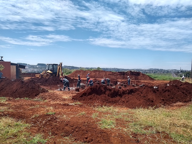 As obras de implantação de mais um reservatório de água para Cascavel tiveram início na primeira quinzena de janeiro. A nova unidade terá capacidade para armazenar 2 milhões de litros de água e vai beneficiar diretamente aos moradores na região Norte da cidade. Com esse empreendimento, a Sanepar amplia em 200% a capacidade de reservação dos bairros que integram a região.  -  Cascavel, 29/01/2020  - Foto: Divulgação Sanepar
