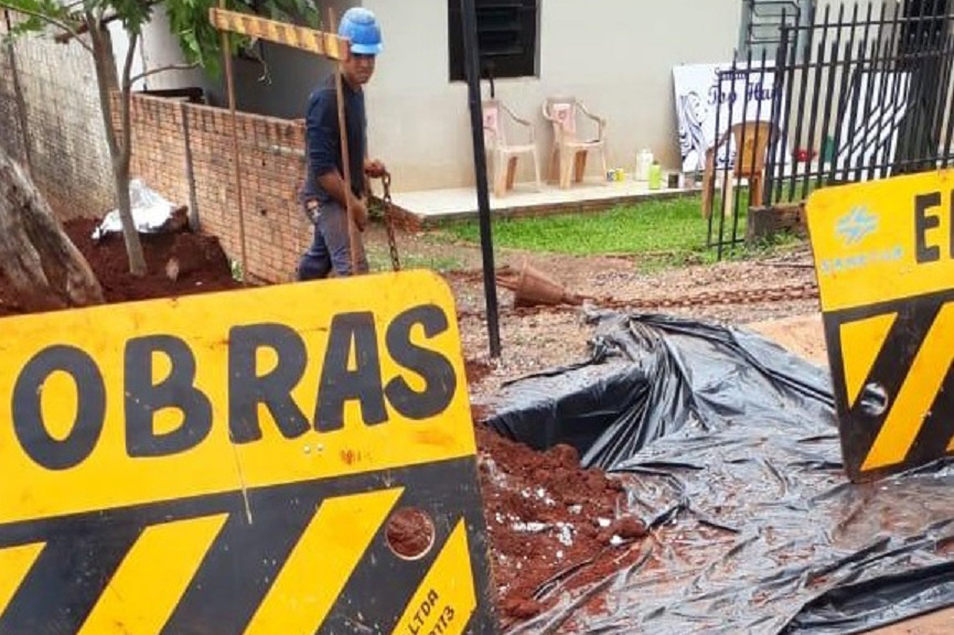 A ampliação do sistema de coleta de esgoto em Cascavel não para. A Sanepar implantou no ano passado 26,5 km de redes coletoras em diversas regiões da cidade e fez melhorias operacionais no sistema. Essa expansão possibilitou a interligação de mais 2.716 imóveis ao sistema de coleta e tratamento do esgoto. Foto:Sanepar