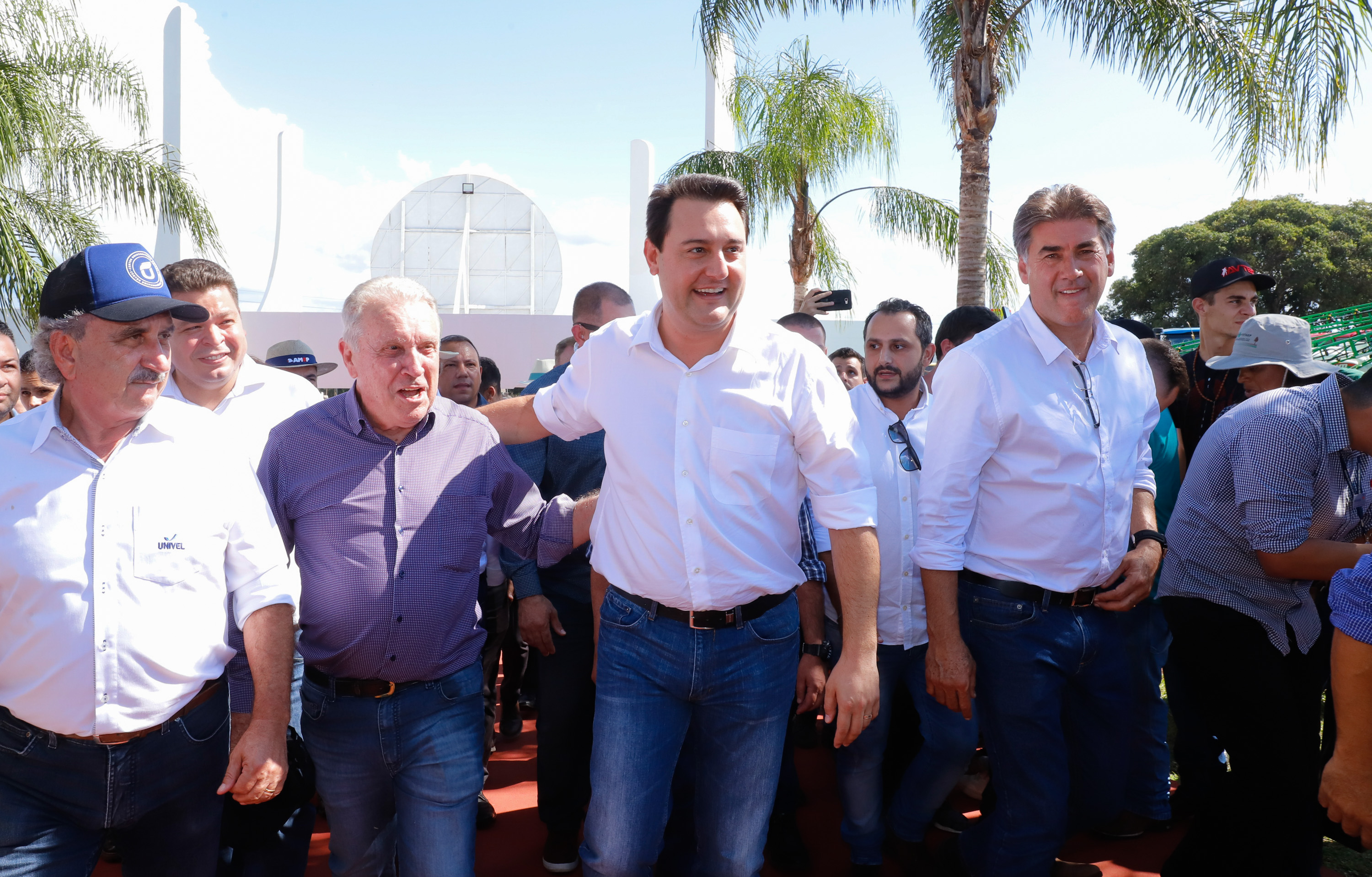 Trevo Cataratas, duplicação na BR-277 e aumento da capacidade de escoamento da Ferroeste vão mudar a realidade de Cascavel e região. Anúncios foram feitos nesta quarta-feira (05) no Show Rural Coopavel.
Foto: Rodrigo Felix Leal