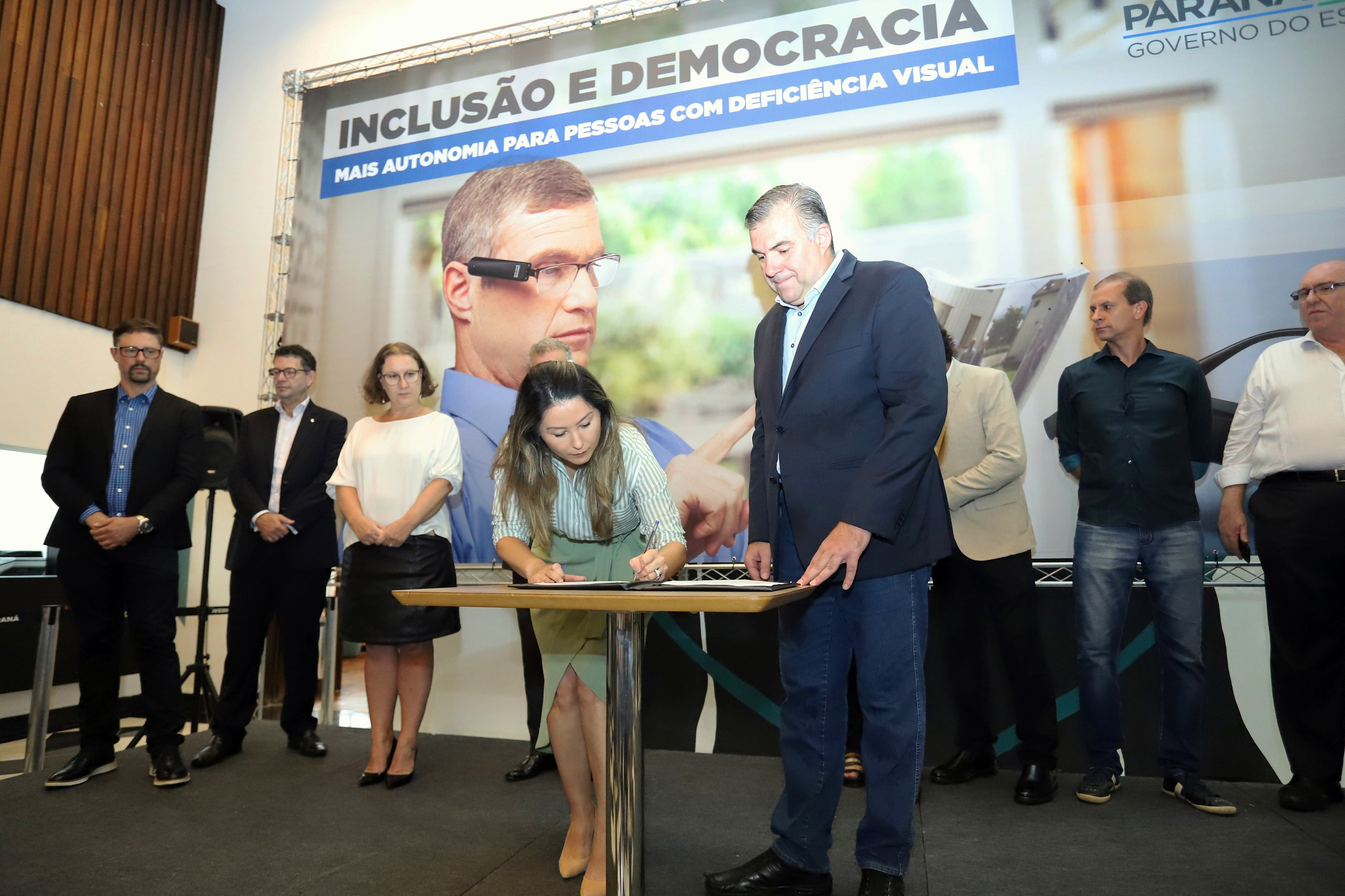 A Biblioteca Pública do Paraná (BPP) recebe nesta terça-feira (06) a mais moderna tecnologia de visão artificial do mundo, que beneficiará cegos e pessoas com visão reduzida