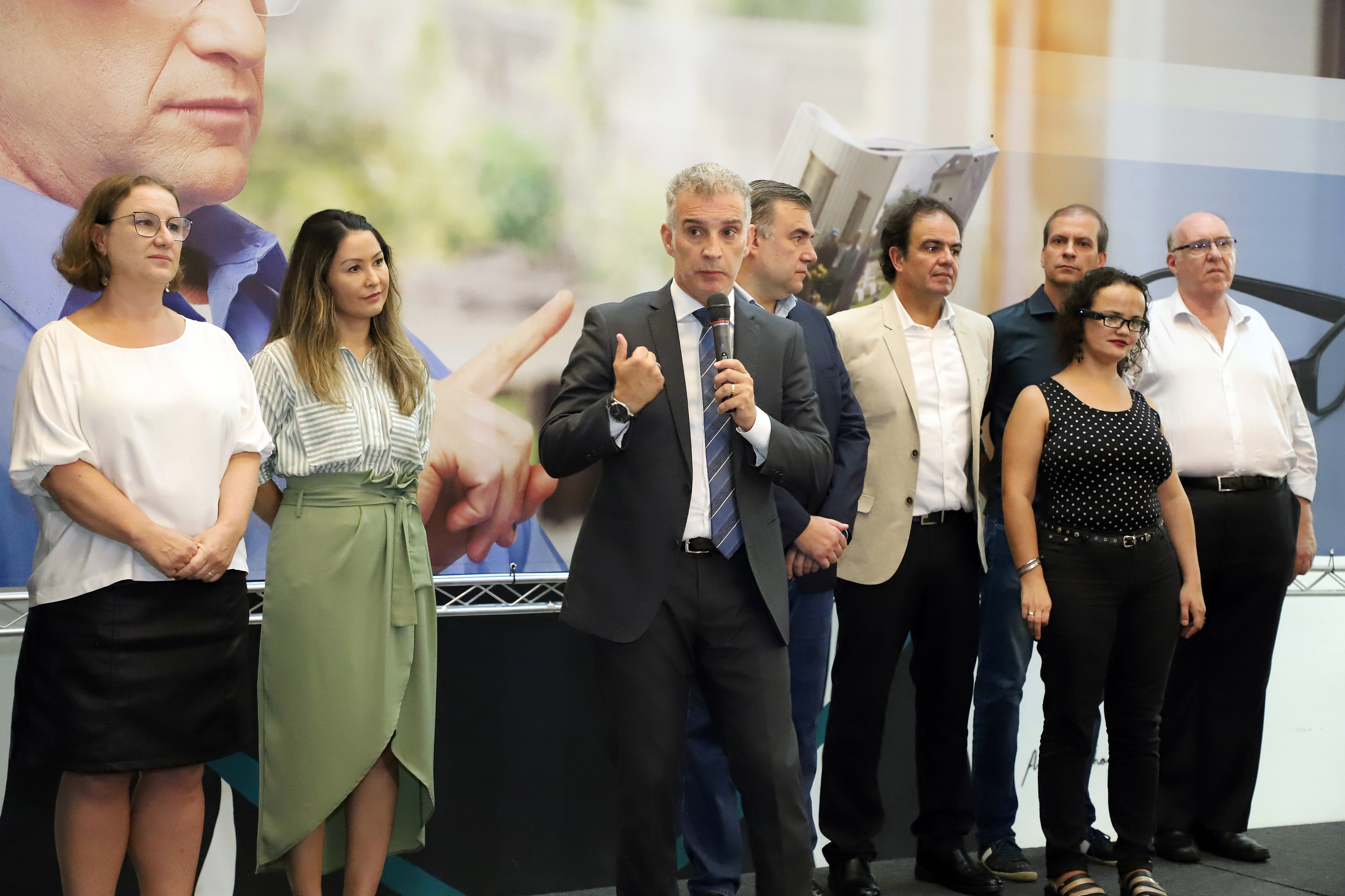 A Biblioteca Pública do Paraná (BPP) recebe nesta terça-feira (06) a mais moderna tecnologia de visão artificial do mundo, que beneficiará cegos e pessoas com visão reduzida