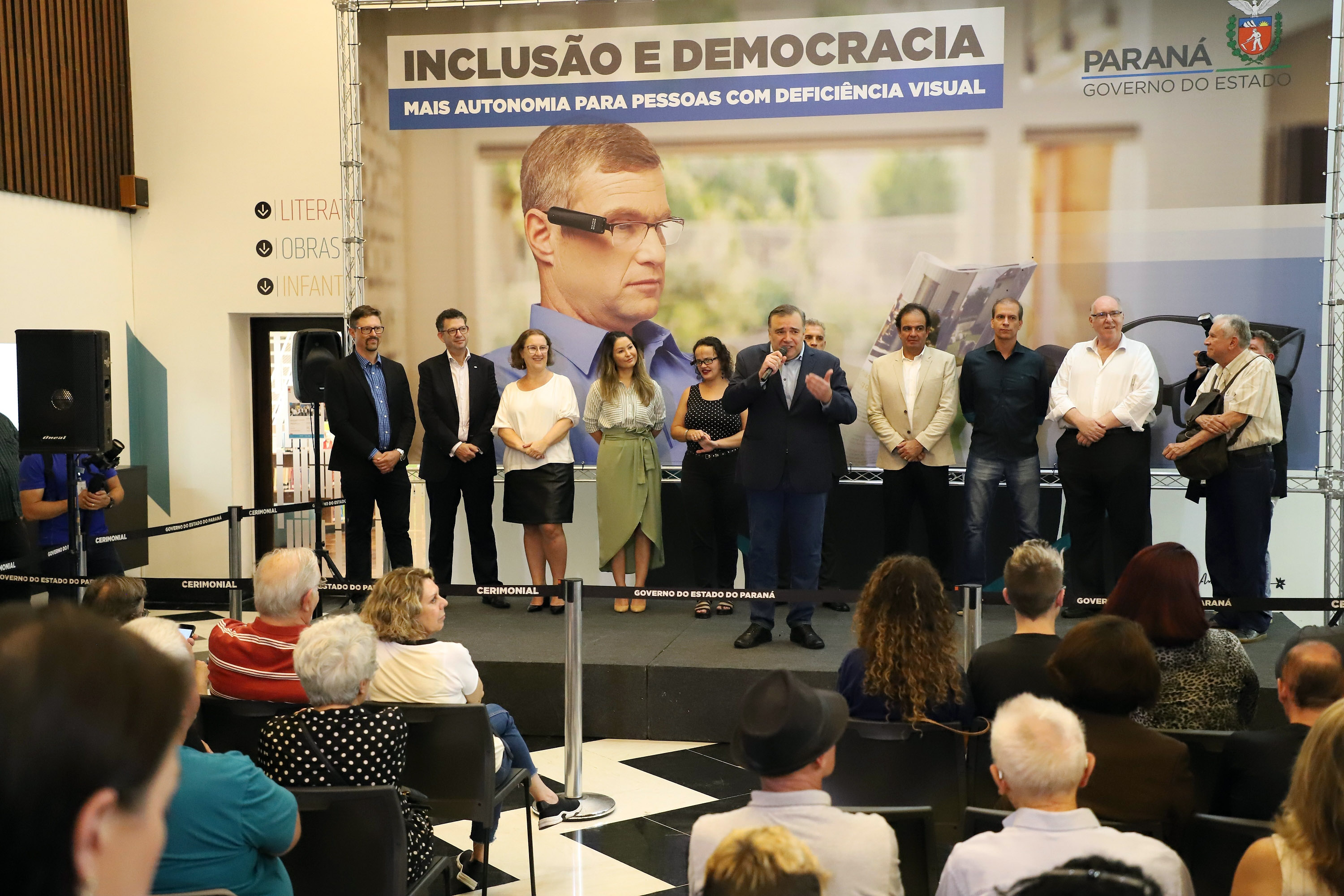 A Biblioteca Pública do Paraná (BPP) recebe nesta terça-feira (06) a mais moderna tecnologia de visão artificial do mundo, que beneficiará cegos e pessoas com visão reduzida