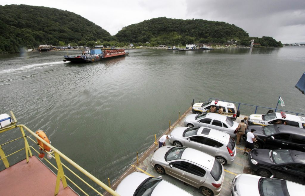 A Agência Reguladora de Serviços Públicos Delegados de Infraestrutura do Paraná (Agepar) lançou quinta-feira (06) uma consulta pública para o regulamento da travessia de Guaratuba.  -  Foto: Jorge Woll/Arquivo SEIL