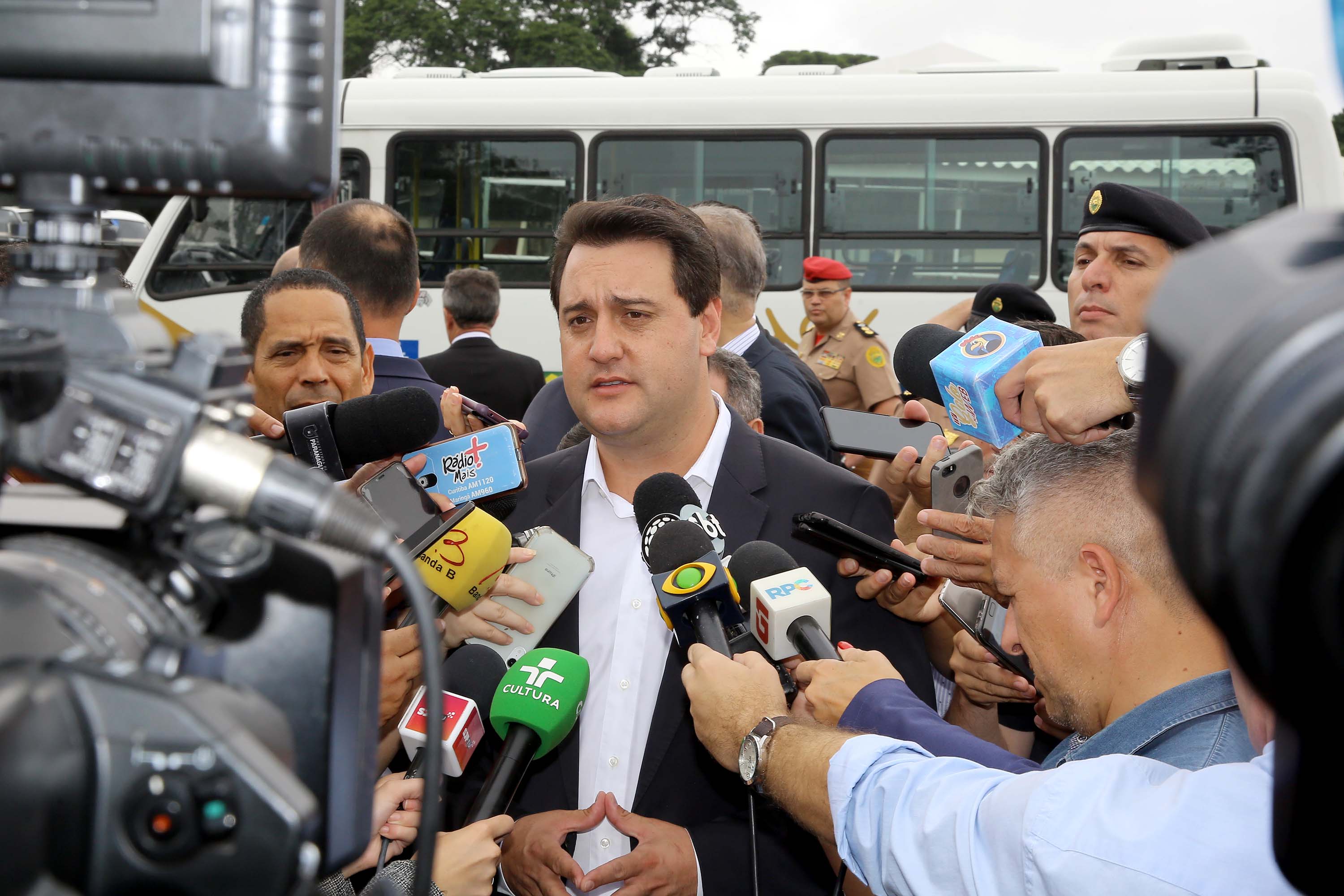A Rede de Proteção Social e Especial Básica do Paraná ganhou reforço nesta sexta-feira (07), com o repasse de 222 carros e 15 micro-ônibus para 167 municípios do Estado