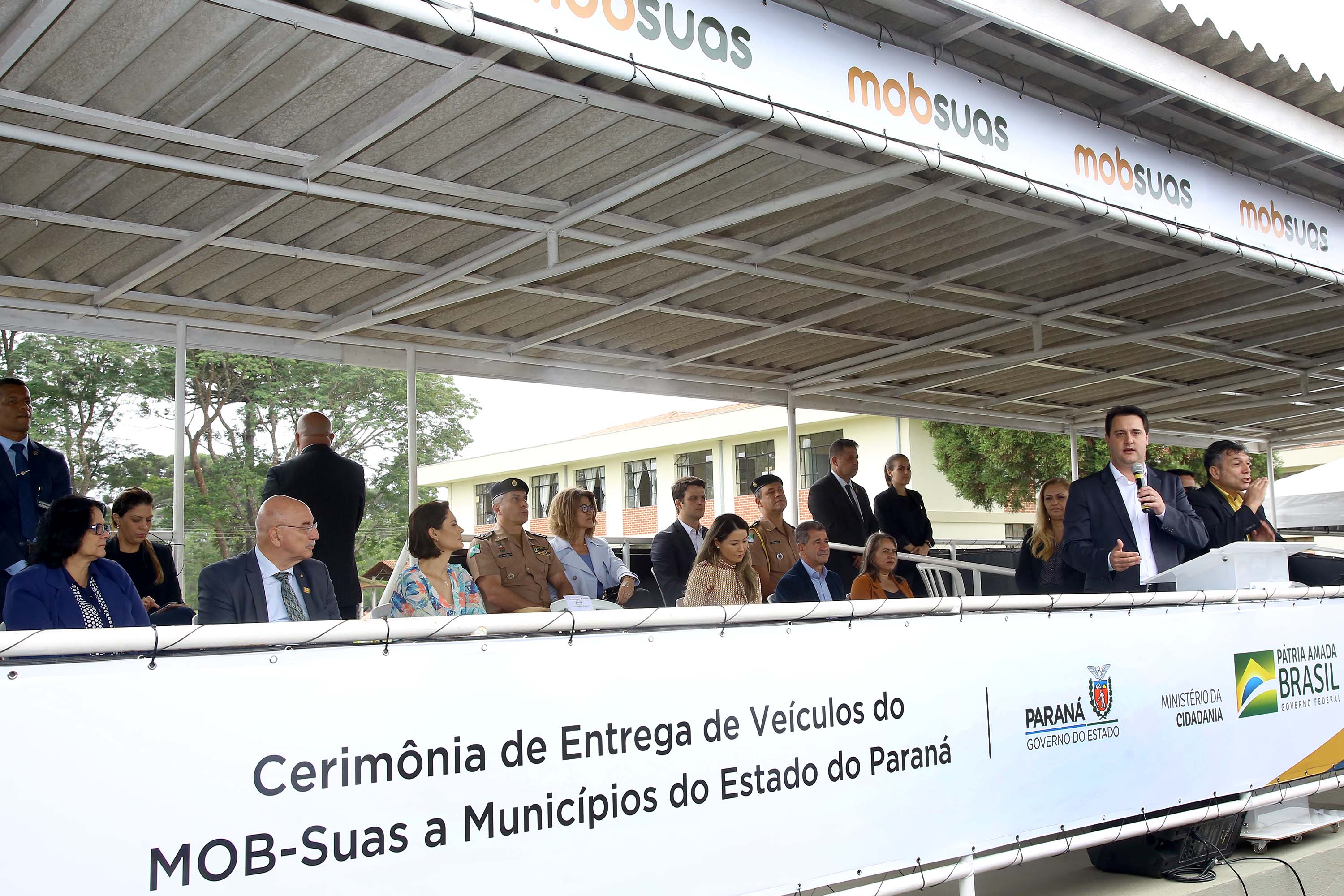 A Rede de Proteção Social e Especial Básica do Paraná ganhou reforço nesta sexta-feira (07), com o repasse de 222 carros e 15 micro-ônibus para 167 municípios do Estado