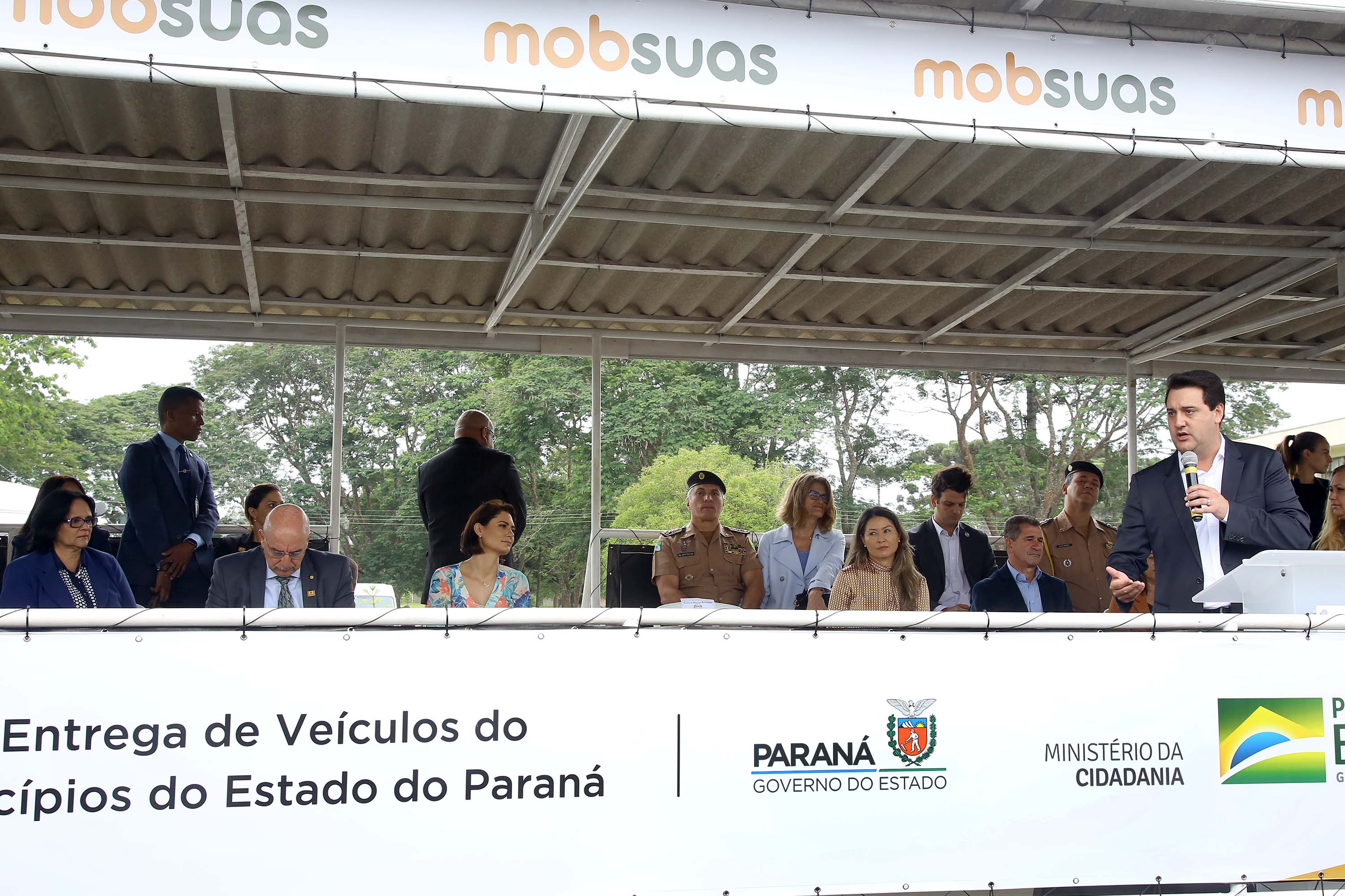 A Rede de Proteção Social e Especial Básica do Paraná ganhou reforço nesta sexta-feira (07), com o repasse de 222 carros e 15 micro-ônibus para 167 municípios do Estado
