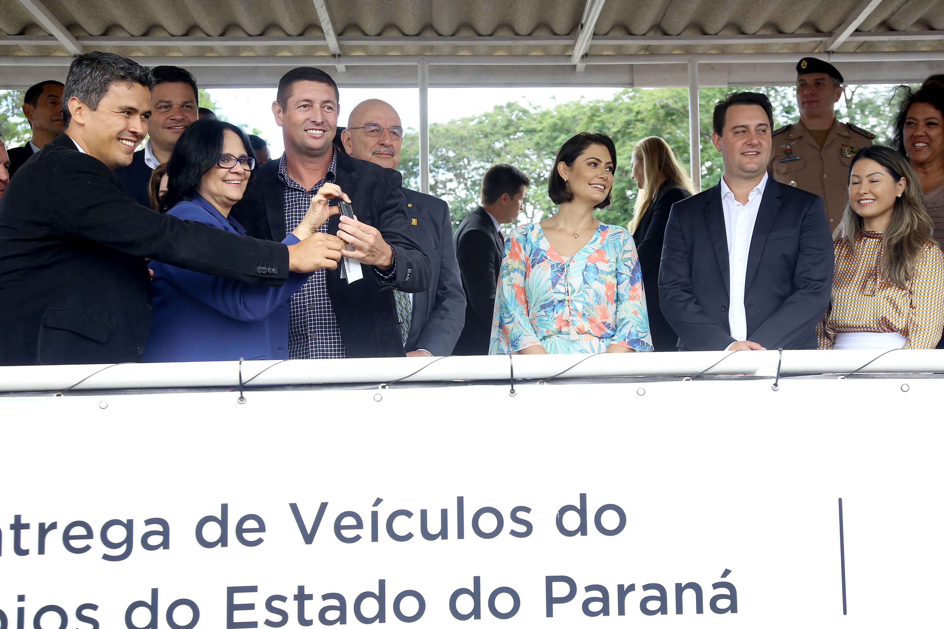 A Rede de Proteção Social e Especial Básica do Paraná ganhou reforço nesta sexta-feira (07), com o repasse de 222 carros e 15 micro-ônibus para 167 municípios do Estado