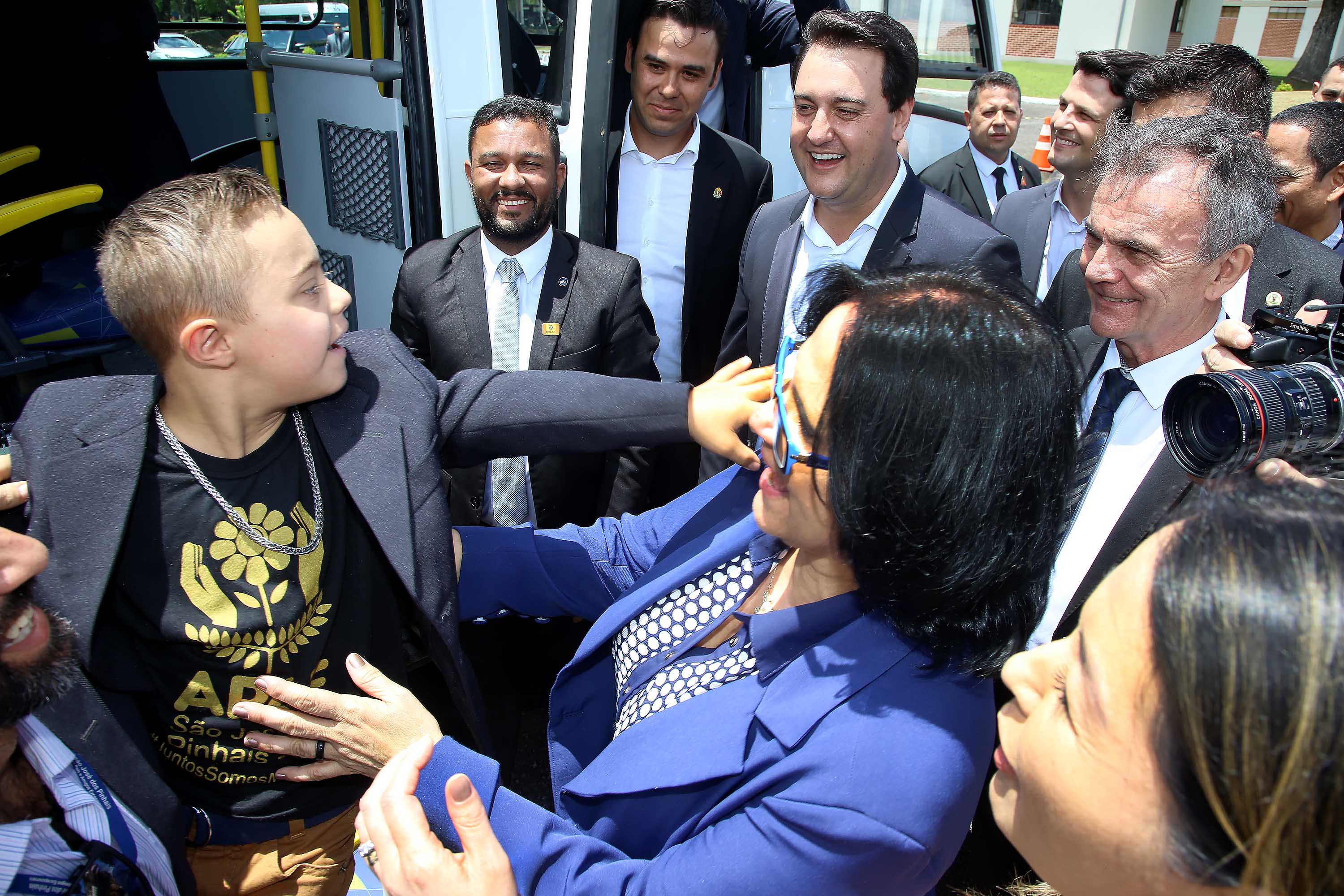 A Rede de Proteção Social e Especial Básica do Paraná ganhou reforço nesta sexta-feira (07), com o repasse de 222 carros e 15 micro-ônibus para 167 municípios do Estado
