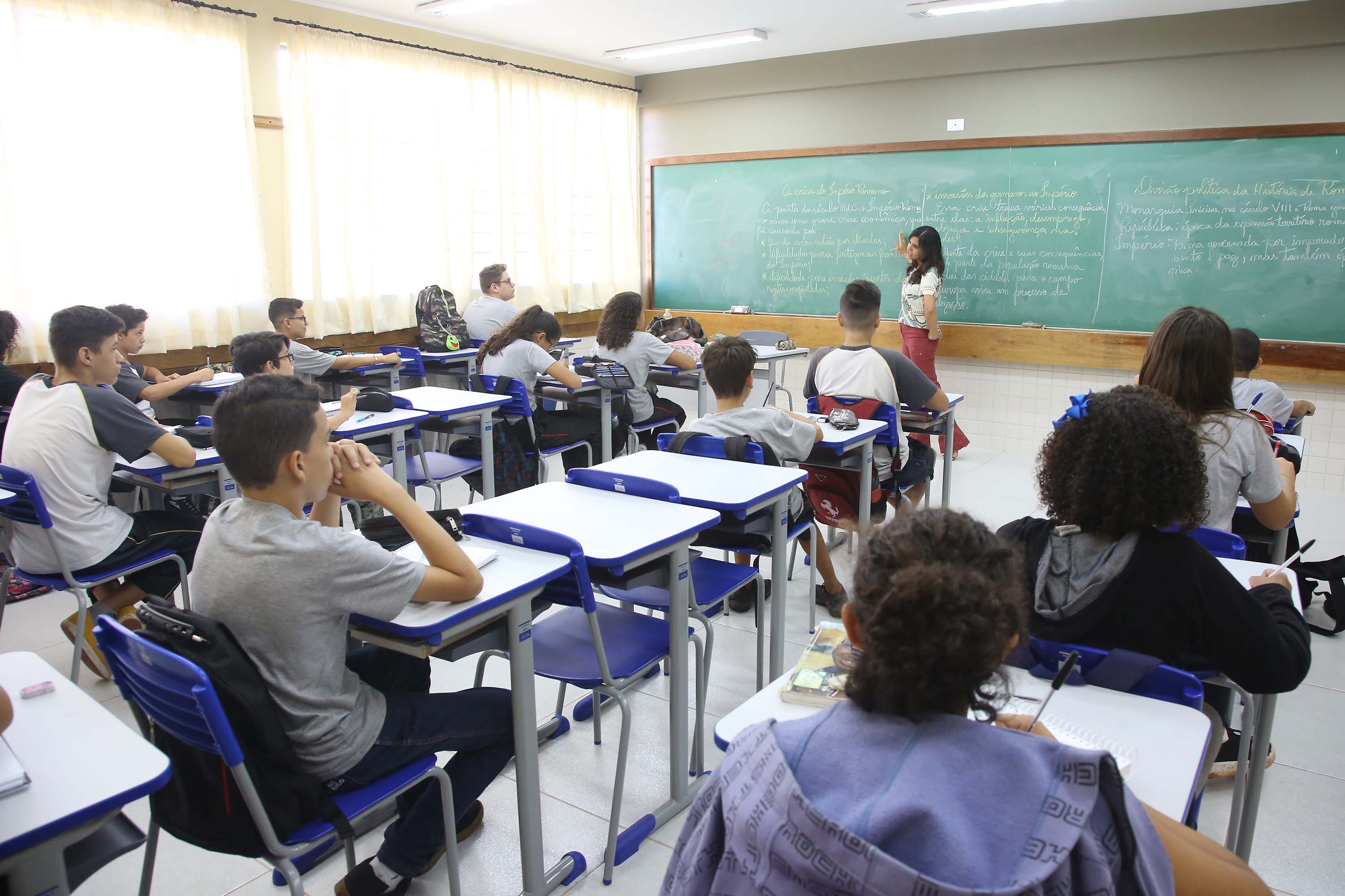 Cerca de 1.100 estudantes do Ensino Fundamental e Ensino Médio, de Sarandi, Noroeste do Paraná, são beneficiados com a nova estrutura da Escola Estadual Vereador Luiz Zanchim, inaugurada nesta sexta-feira (14), pelo governador Carlos Massa Ratinho Junior. - Sarandi, 14/02/2020 - Foto: Jaelson Lucas/AEN