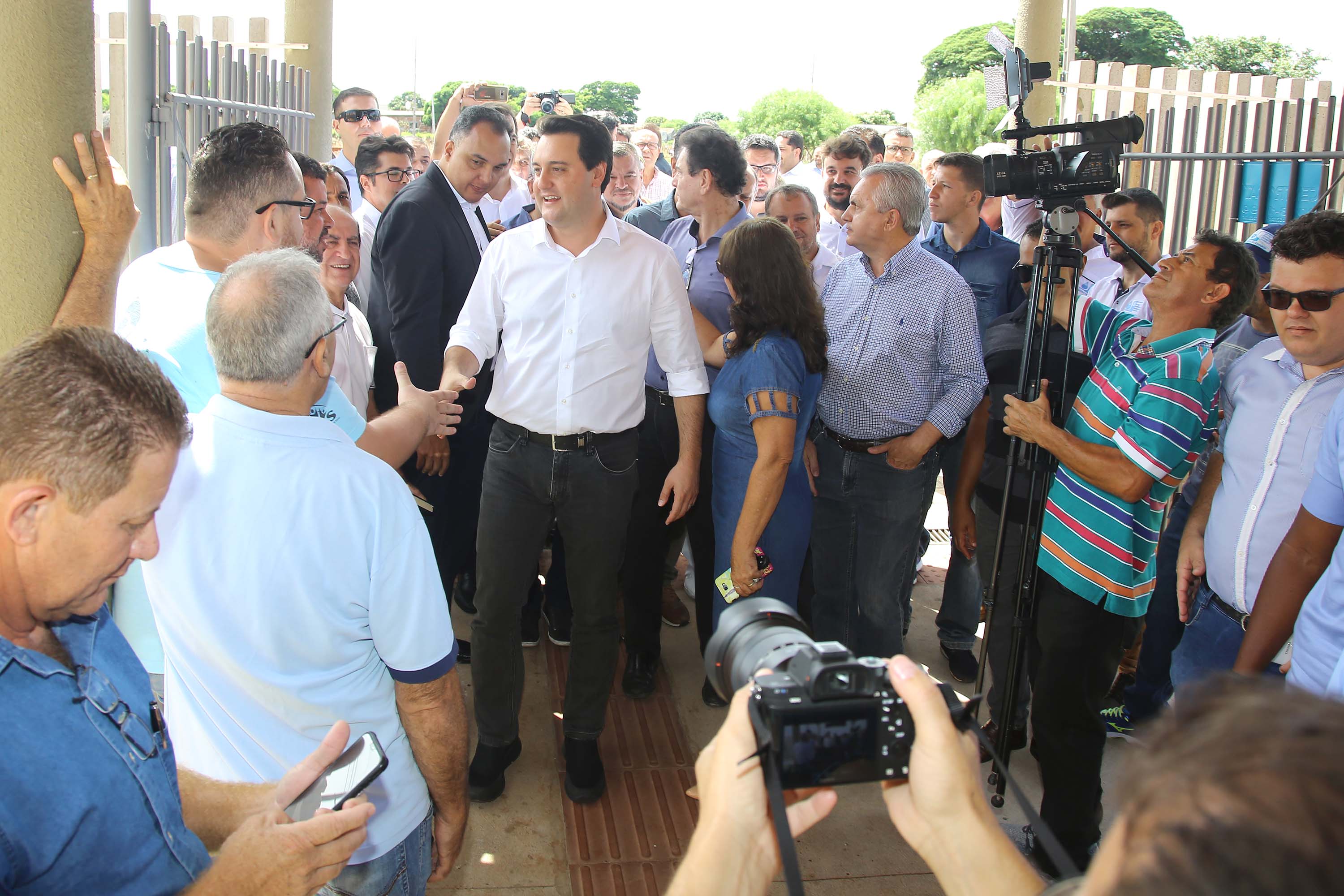 Cerca de 1.100 estudantes do Ensino Fundamental e Ensino Médio, de Sarandi, Noroeste do Paraná, são beneficiados com a nova estrutura da Escola Estadual Vereador Luiz Zanchim, inaugurada nesta sexta-feira (14), pelo governador Carlos Massa Ratinho Junior. - Sarandi, 14/02/2020 - Foto: Jaelson Lucas/AEN