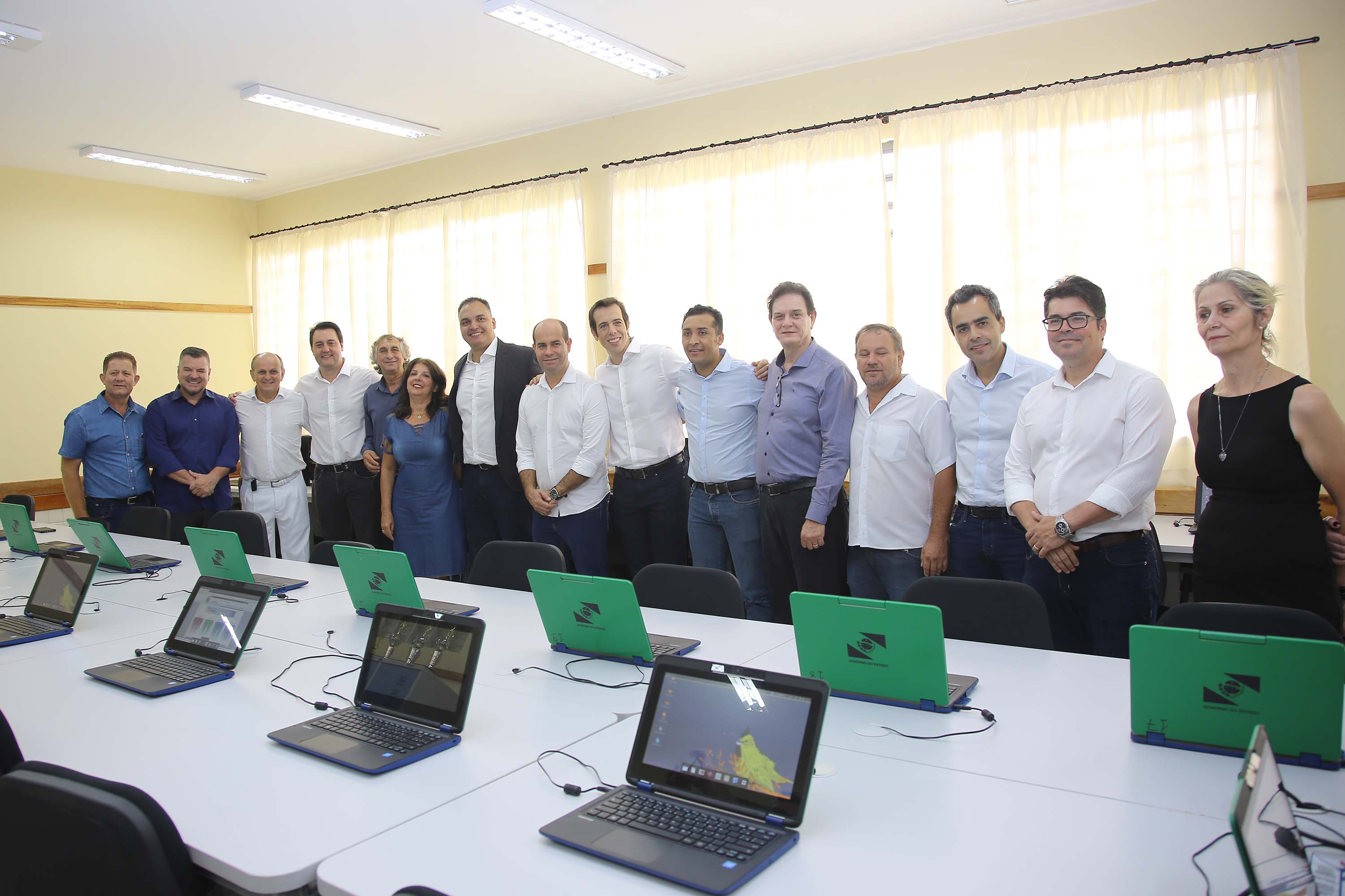 Cerca de 1.100 estudantes do Ensino Fundamental e Ensino Médio, de Sarandi, Noroeste do Paraná, são beneficiados com a nova estrutura da Escola Estadual Vereador Luiz Zanchim, inaugurada nesta sexta-feira (14), pelo governador Carlos Massa Ratinho Junior. - Sarandi, 14/02/2020 - Foto: Jaelson Lucas/AEN