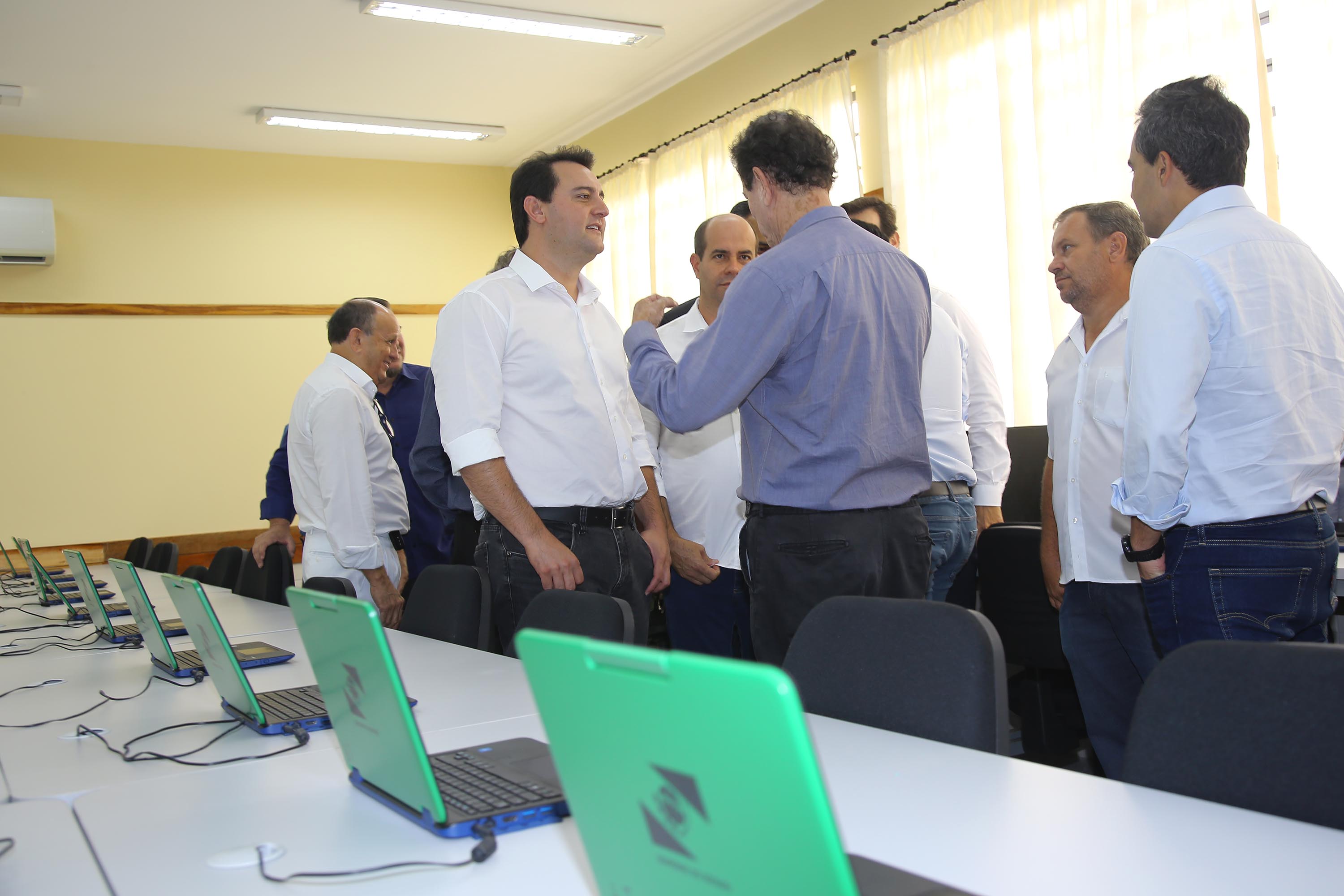 Cerca de 1.100 estudantes do Ensino Fundamental e Ensino Médio, de Sarandi, Noroeste do Paraná, são beneficiados com a nova estrutura da Escola Estadual Vereador Luiz Zanchim, inaugurada nesta sexta-feira (14), pelo governador Carlos Massa Ratinho Junior. - Sarandi, 14/02/2020 - Foto: Jaelson Lucas/AEN