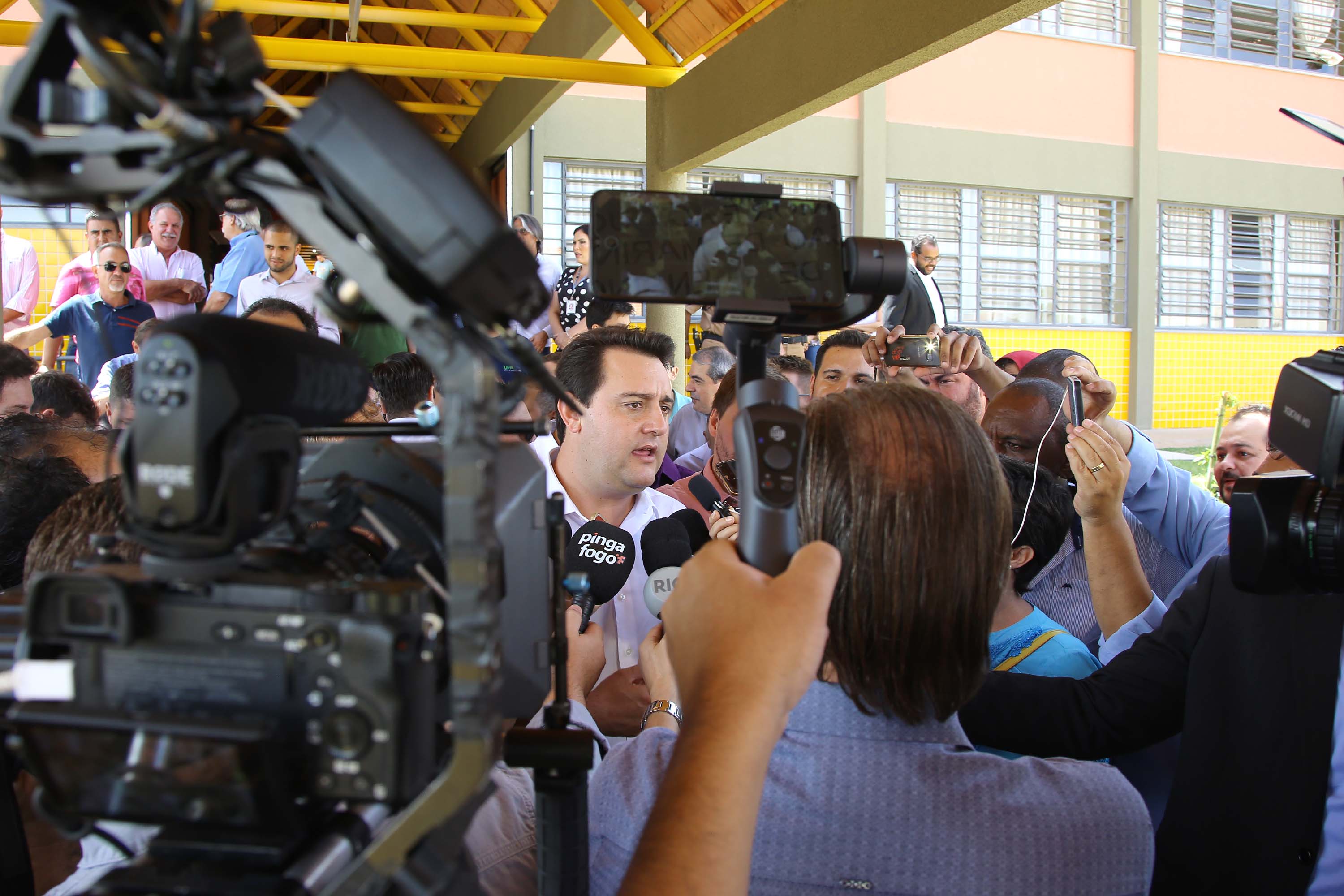 Cerca de 1.100 estudantes do Ensino Fundamental e Ensino Médio, de Sarandi, Noroeste do Paraná, são beneficiados com a nova estrutura da Escola Estadual Vereador Luiz Zanchim, inaugurada nesta sexta-feira (14), pelo governador Carlos Massa Ratinho Junior. - Sarandi, 14/02/2020 - Foto: Jaelson Lucas/AEN