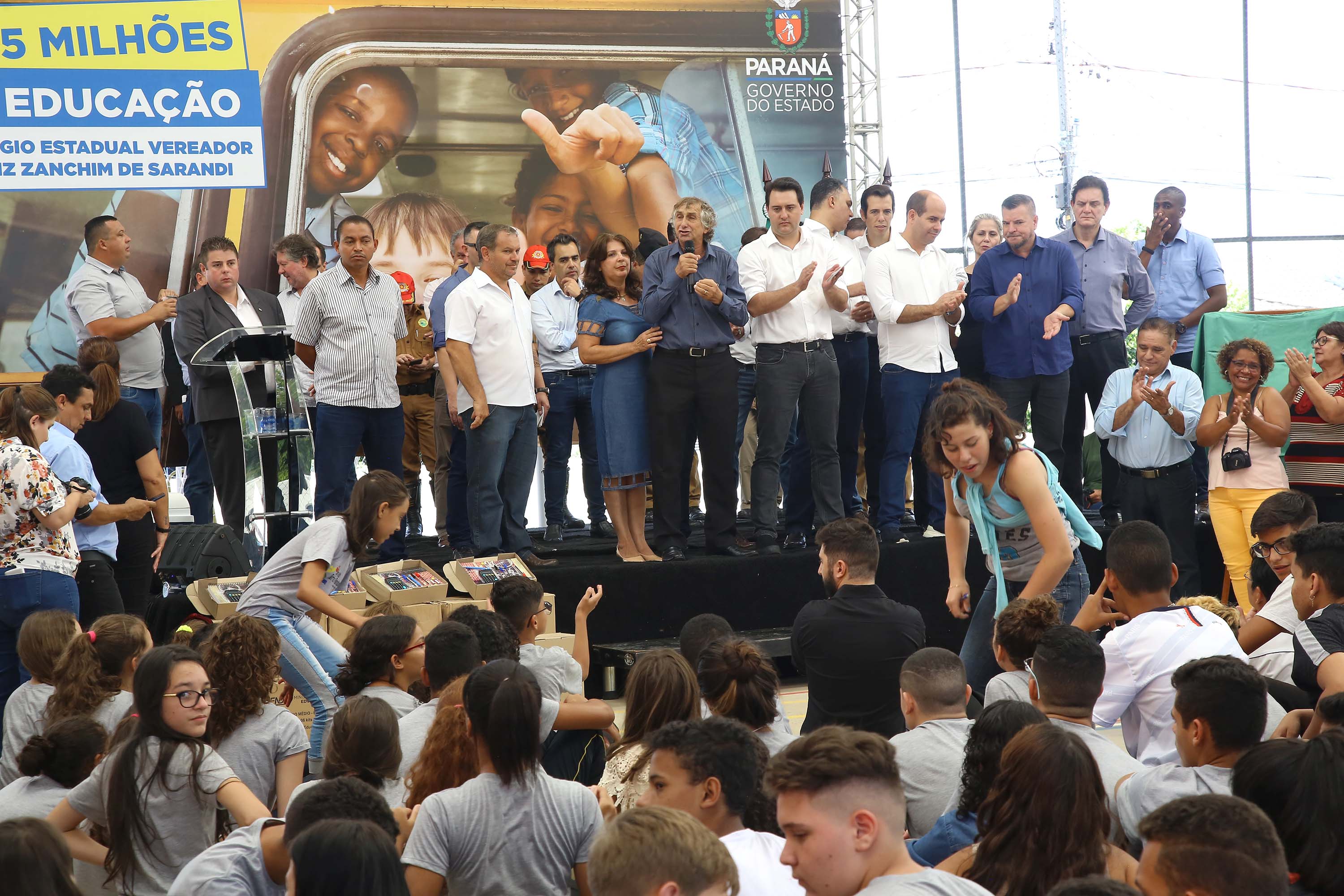 Cerca de 1.100 estudantes do Ensino Fundamental e Ensino Médio, de Sarandi, Noroeste do Paraná, são beneficiados com a nova estrutura da Escola Estadual Vereador Luiz Zanchim, inaugurada nesta sexta-feira (14), pelo governador Carlos Massa Ratinho Junior. - Sarandi, 14/02/2020 - Foto: Jaelson Lucas/AEN