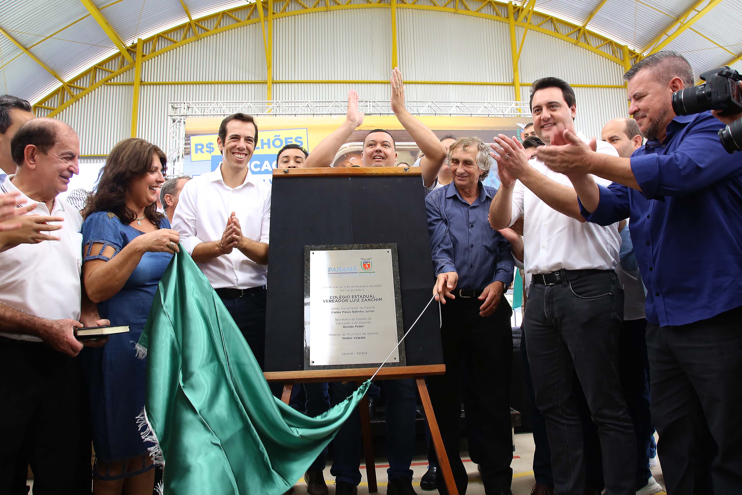 Cerca de 1.100 estudantes do Ensino Fundamental e Ensino Médio, de Sarandi, Noroeste do Paraná, são beneficiados com a nova estrutura da Escola Estadual Vereador Luiz Zanchim, inaugurada nesta sexta-feira (14), pelo governador Carlos Massa Ratinho Junior. - Sarandi, 14/02/2020 - Foto: Jaelson Lucas/AEN