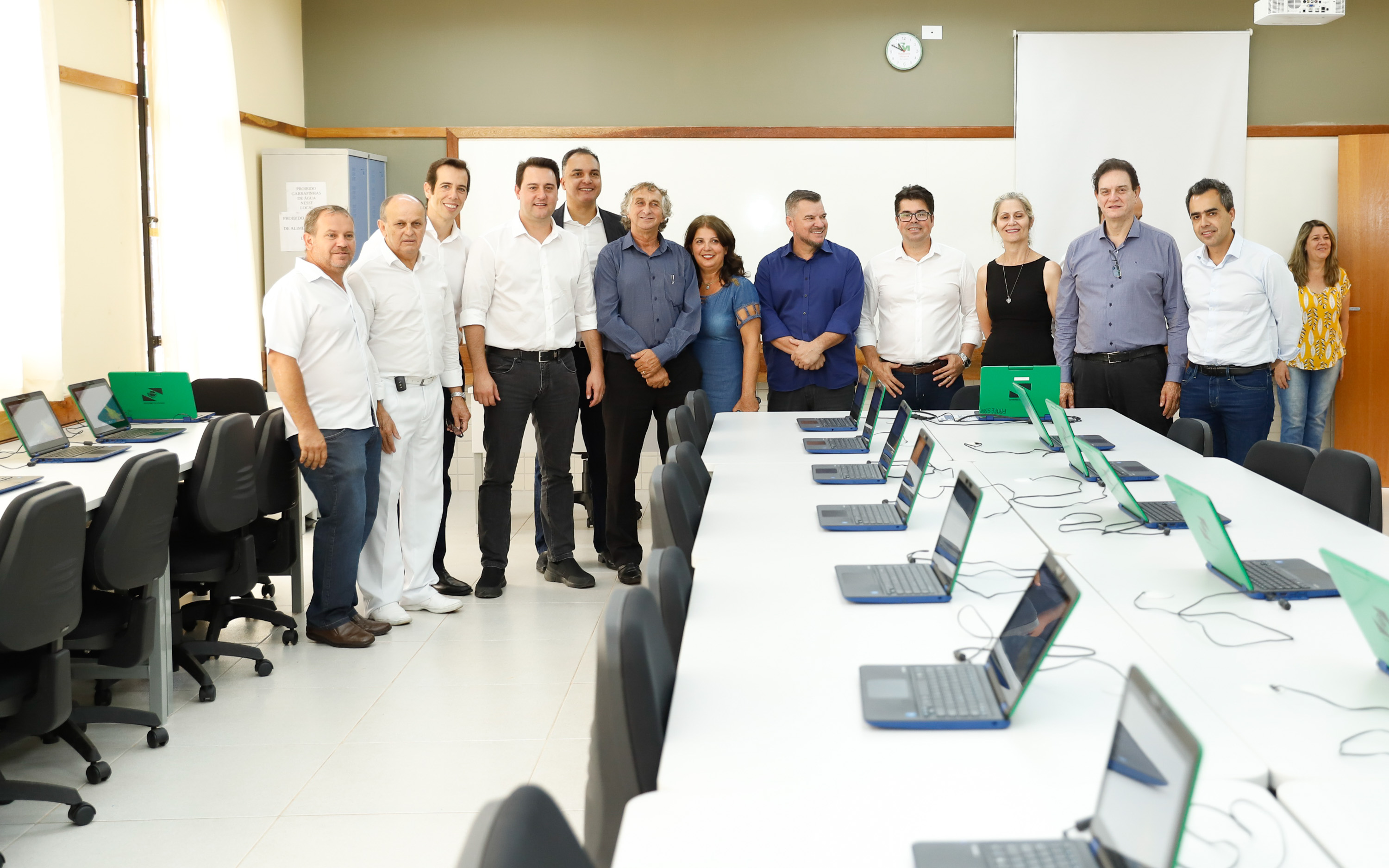 Cerca de 1.100 estudantes do Ensino Fundamental e Ensino Médio, de Sarandi, Noroeste do Paraná, são beneficiados com a nova estrutura da Escola Estadual Vereador Luiz Zanchim, inaugurada nesta sexta-feira (14), pelo governador Carlos Massa Ratinho Junior. - Sarandi, 14/02/2020 - Foto: Rodrigo Félix Leal/AEN