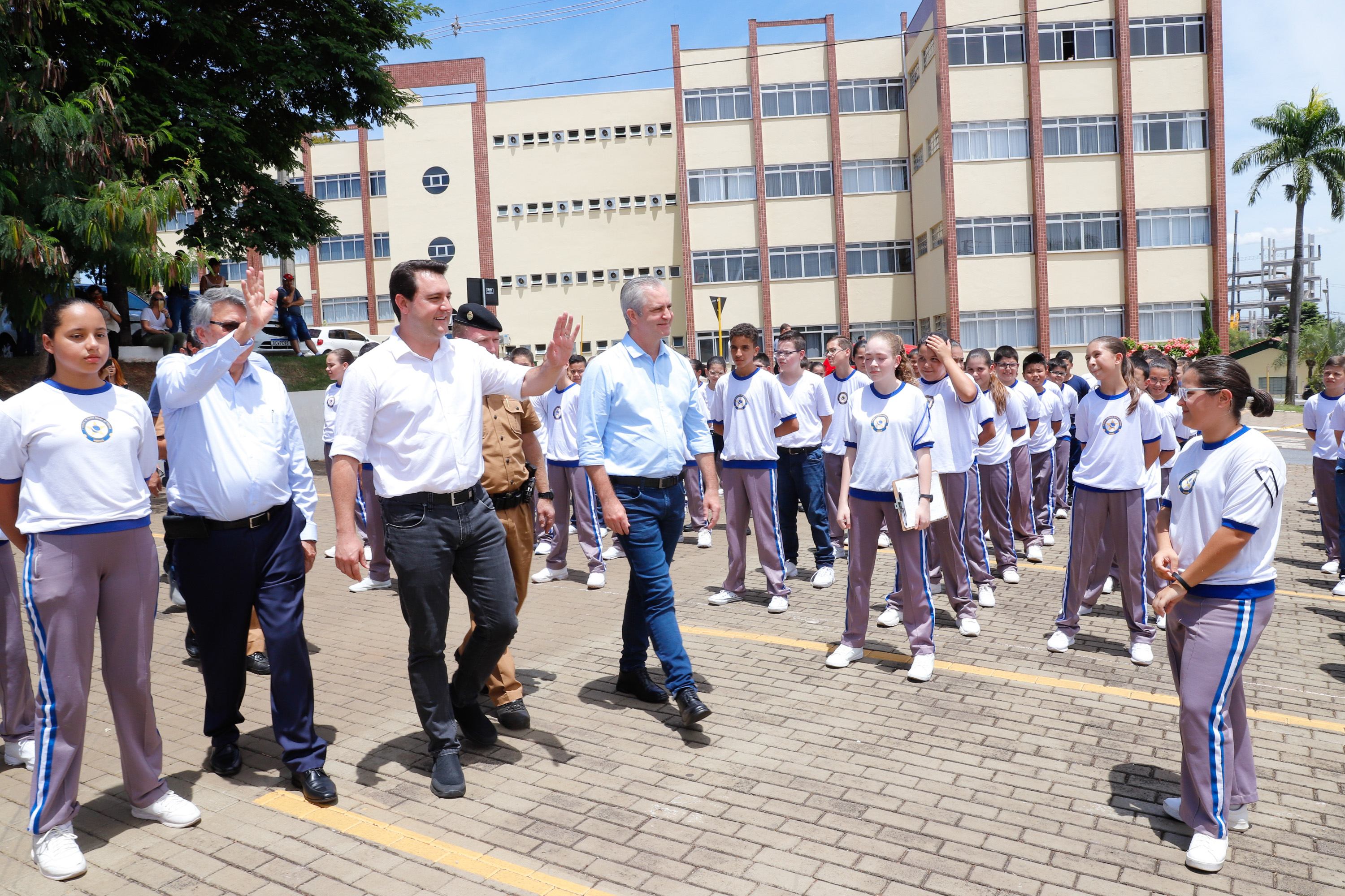 Governador Carlos Massa Ratinho Junior visita o Colégio MIlitar de Maringá - Maringá, 14/02/2020 - Foto: Rodrigo Félix Leal/AEN