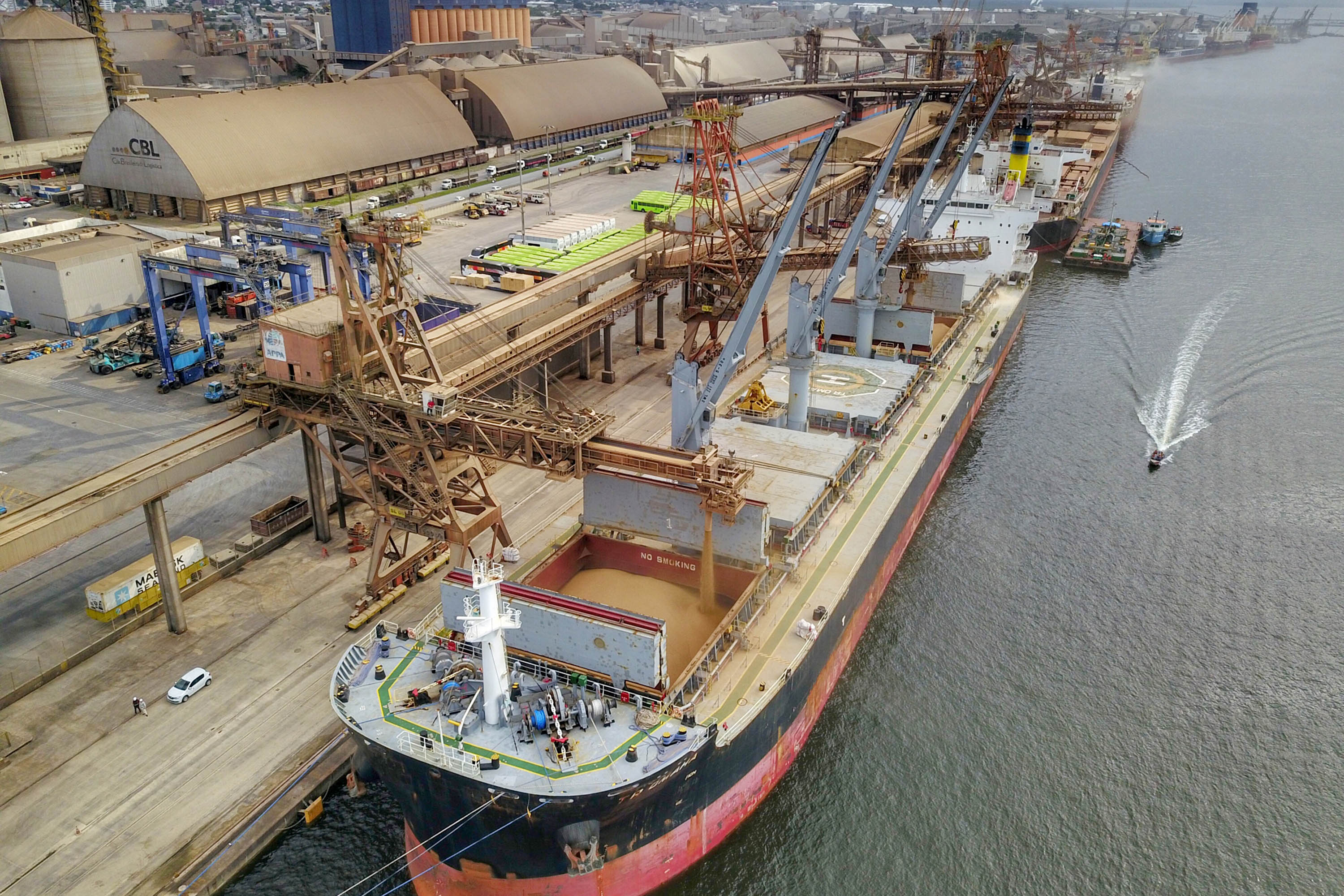 A Portos do Paraná recebeu a classificação nível A, de menor de risco, da Agência Nacional de Transportes Aquaviários (ANTAQ). Isso significa que a empresa pública apresenta baixa possibilidade de infrações na operação de cargas e que atende as normas definidas para o setor. -  Paranaguá, 18/02/2020  -  Foto: José Fernando Ogura/ANPr