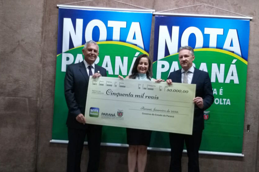 O programa Nota Paraná, da Secretaria de Estado da Fazenda, entregou nesta terça-feira (18) os cheques aos vencedores do concurso deste mês de fevereiro. Este foi o último sorteio que destina os valores de R$ 50 mil, R$ 30 mil e R$ 20 mil aos contribuintes que colocam o número do CPF na nota fiscal.  -  Curitiba, 18/02/2020  -  Foto: Divulgação SEFA