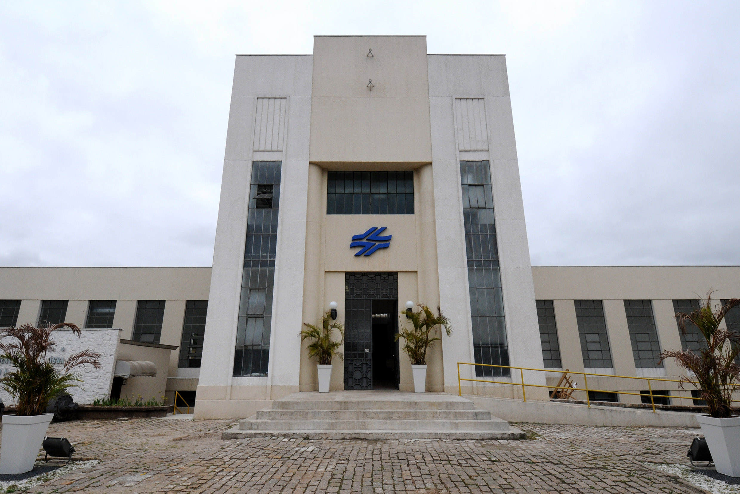 Africanos e latino-americanos fazem curso na Sanepar. Foto:Sanepar