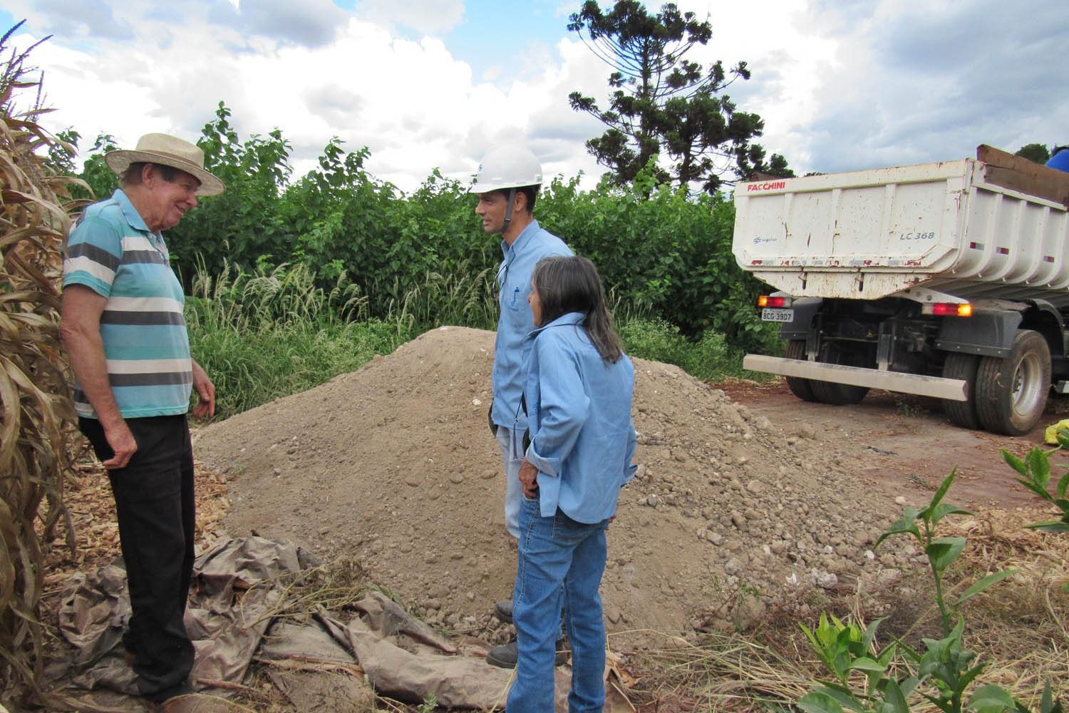 Lodo de esgoto beneficia pequenos agricultores no Paraná. Foto:Sanepar