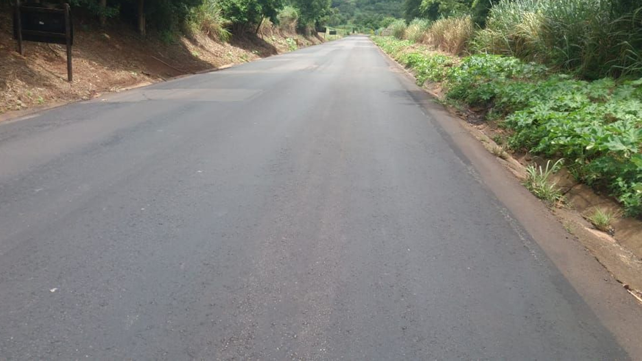 O Governo do Estado está realizando melhorias em duas rodovias na região de Umuarama, Noroeste do Paraná. As obras são executadas pelo Departamento de Estradas de Rodagem do Paraná (DER/PR). O investimento é de R$ 9,5 milhões. Foto:DER