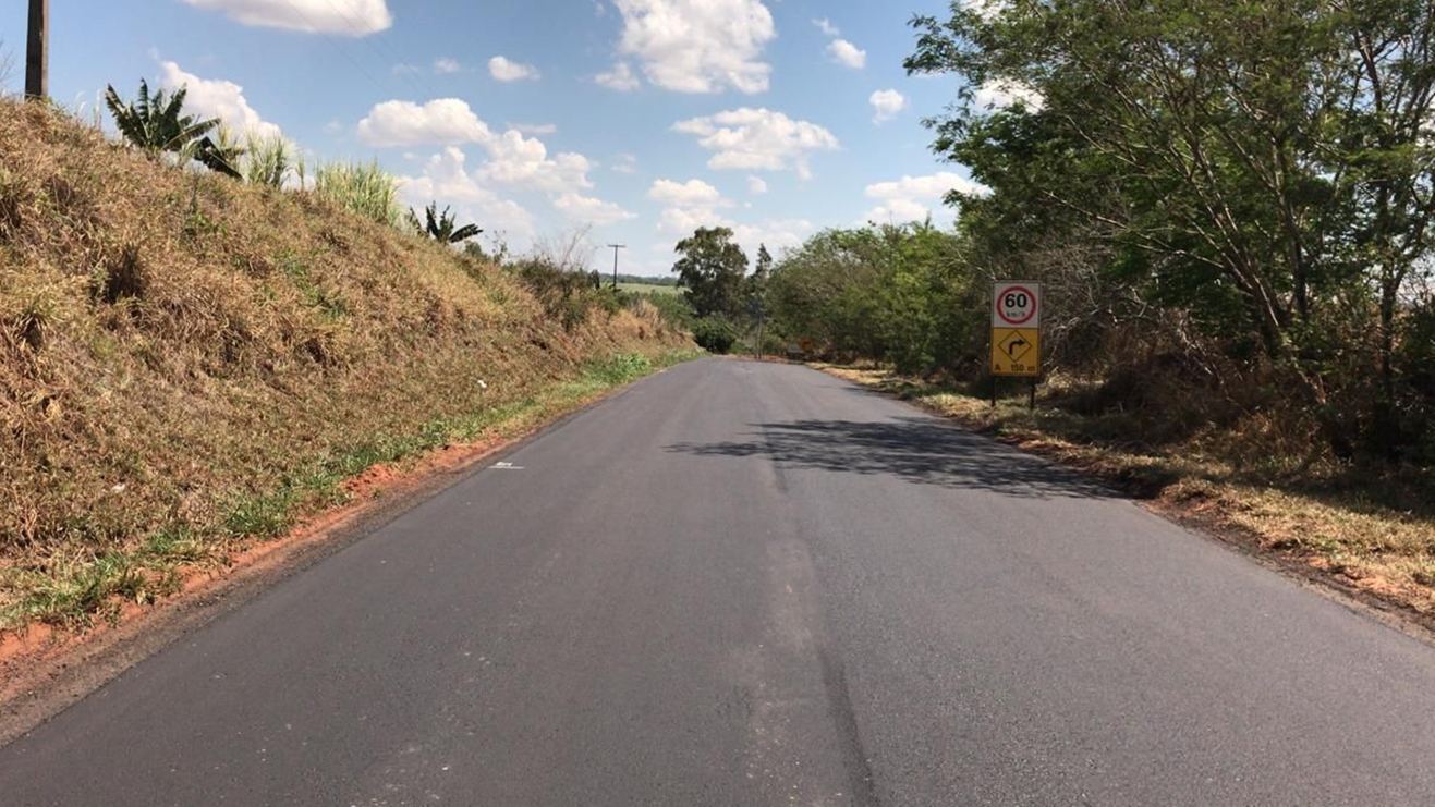 O Governo do Estado está realizando melhorias em duas rodovias na região de Umuarama, Noroeste do Paraná. As obras são executadas pelo Departamento de Estradas de Rodagem do Paraná (DER/PR). O investimento é de R$ 9,5 milhões. Foto:DER
