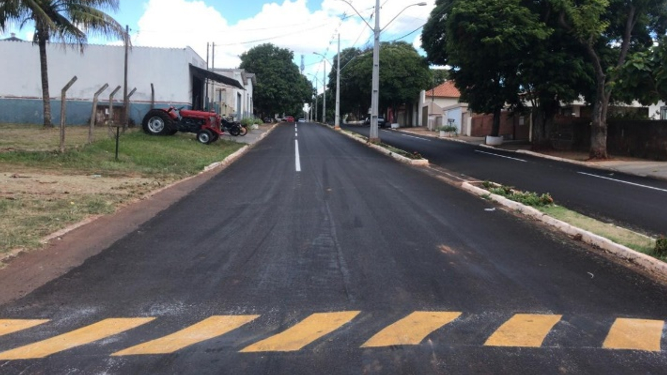 O Governo do Estado está realizando melhorias em duas rodovias na região de Umuarama, Noroeste do Paraná. As obras são executadas pelo Departamento de Estradas de Rodagem do Paraná (DER/PR). O investimento é de R$ 9,5 milhões. Foto:DER