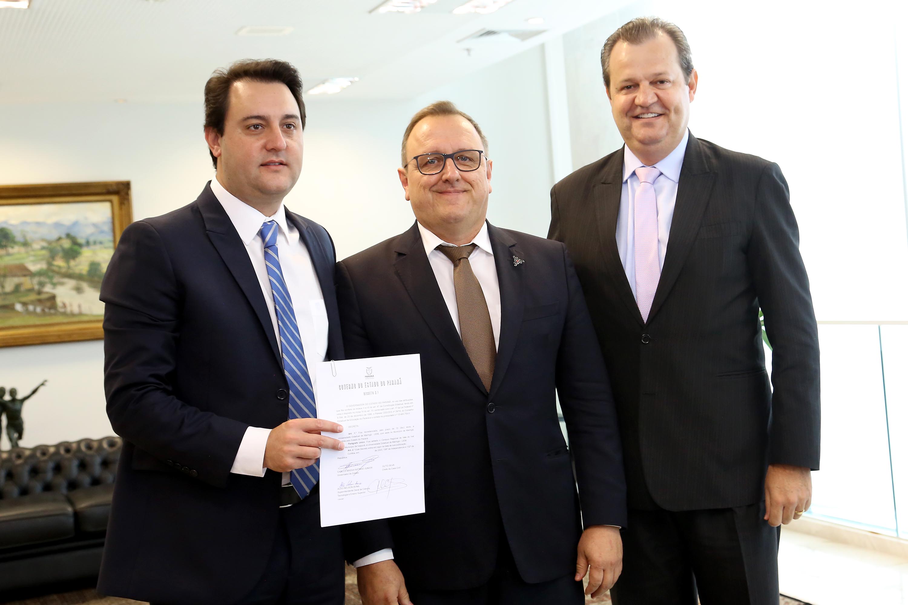 O governador Carlos Massa Ratinho Júnior assinou a autorização para nomeação de 263 professores para as universidades estaduais do Paraná. São profissionais de diversas áreas acadêmicas aprovados em concursos públicos realizados em anos anteriores e que ainda não haviam sido chamados. Curitiba,12/03/2020 Foto:Jaelson Lucas / AEN