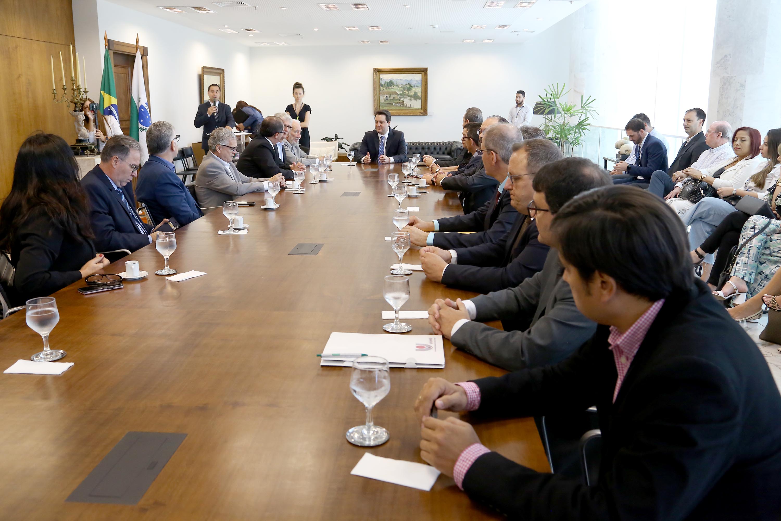 O governador Carlos Massa Ratinho Júnior assinou a autorização para nomeação de 263 professores para as universidades estaduais do Paraná. São profissionais de diversas áreas acadêmicas aprovados em concursos públicos realizados em anos anteriores e que ainda não haviam sido chamados. Curitiba,12/03/2020 Foto:Jaelson Lucas / AEN