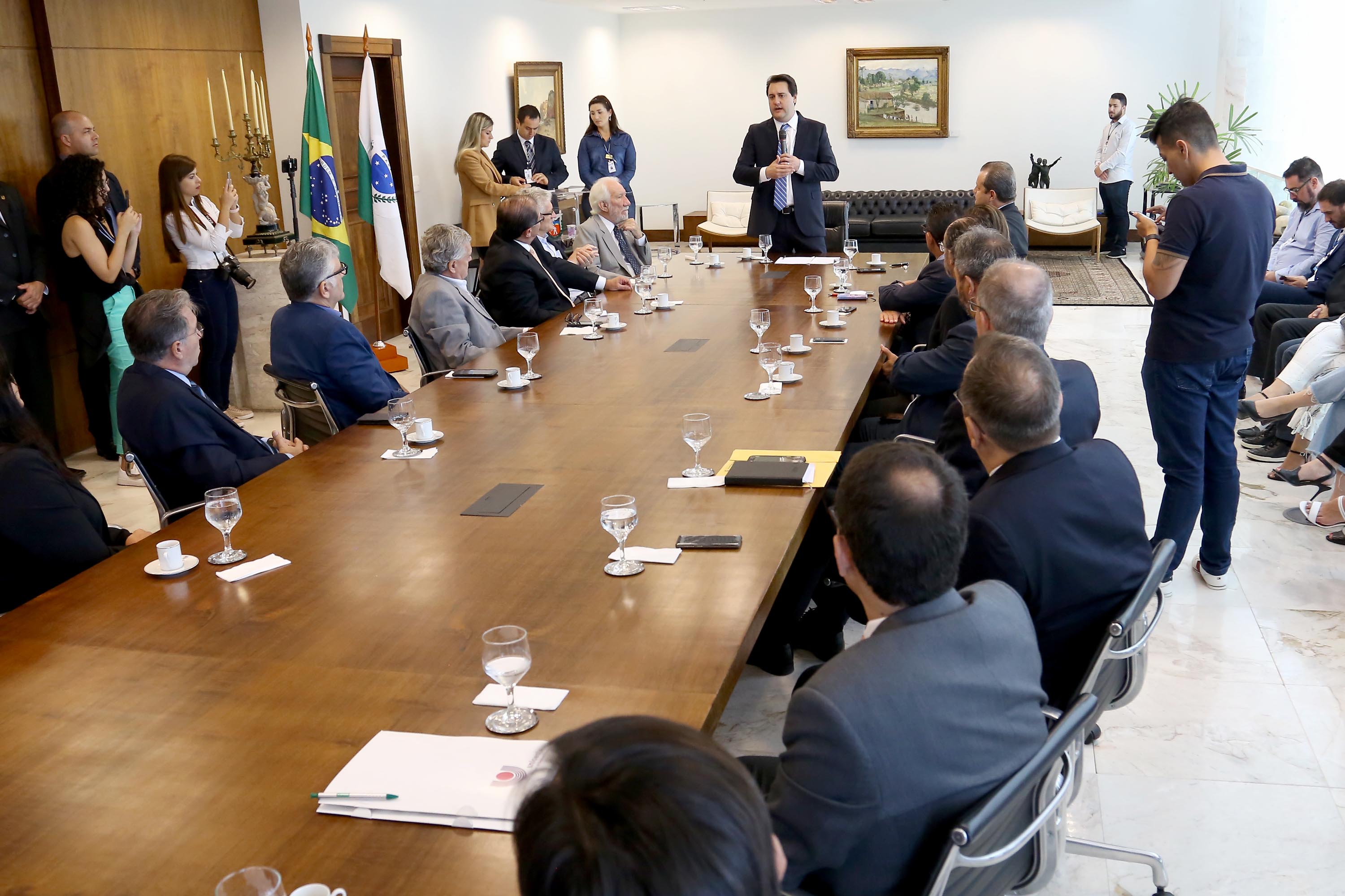 O governador Carlos Massa Ratinho Júnior assinou a autorização para nomeação de 263 professores para as universidades estaduais do Paraná. São profissionais de diversas áreas acadêmicas aprovados em concursos públicos realizados em anos anteriores e que ainda não haviam sido chamados. Curitiba,12/03/2020 Foto:Jaelson Lucas / AEN