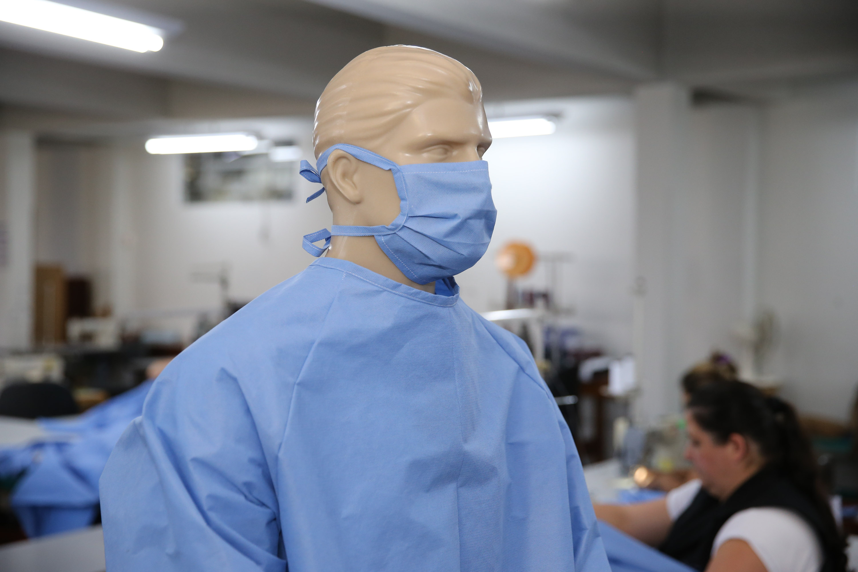 Produção de uniformes e máscaras pela Associação da Vila Militar do Paraná Confecções.   Curitiba, 27/03/2020 - Foto: Geraldo Bubniak/AEN