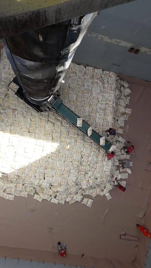 Porto de Paranaguá faz embarque inédito de fubá em sacas. Foto:Portos do Paraná