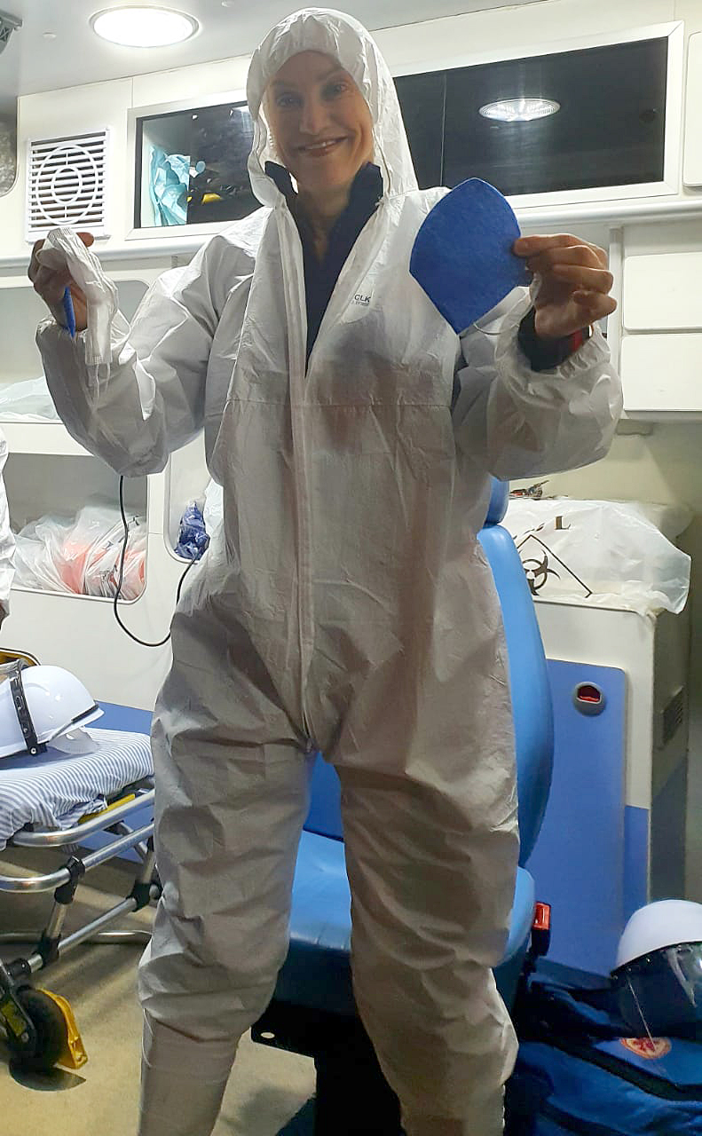 Profissionais de saúde salvam vidas na linha de frente.   Foto: Fátima Hirth Ruiz/Arquivo pessoal