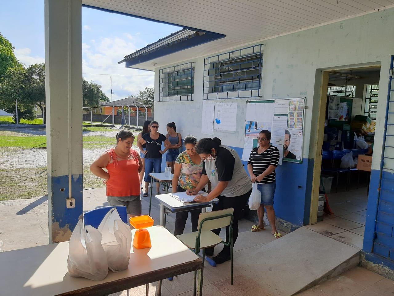 Agricultores familiares levam alimentos às ilhas do Paraná. Foto:SEAB