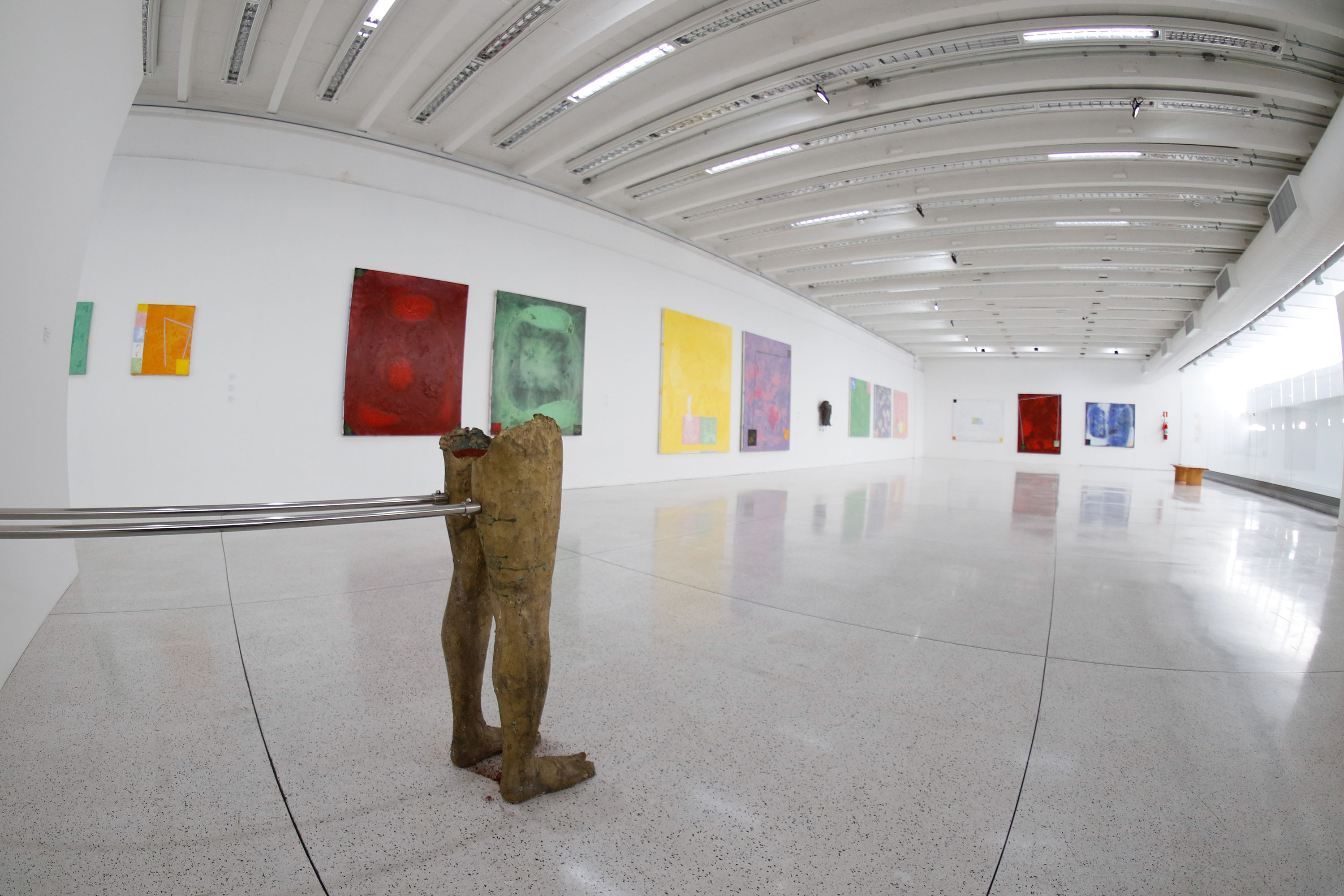 O Museu Oscar Niemeyer (MON) inaugurou mais duas exposições virtuais no Google Arts & Culture. As novas mostras são O que é Original?, de Marcelo Conrado, e Declaração de Princípios, de Geraldo Leão. Os artistas se juntam a Rafael Silveira na lista de paranaenses na plataforma.