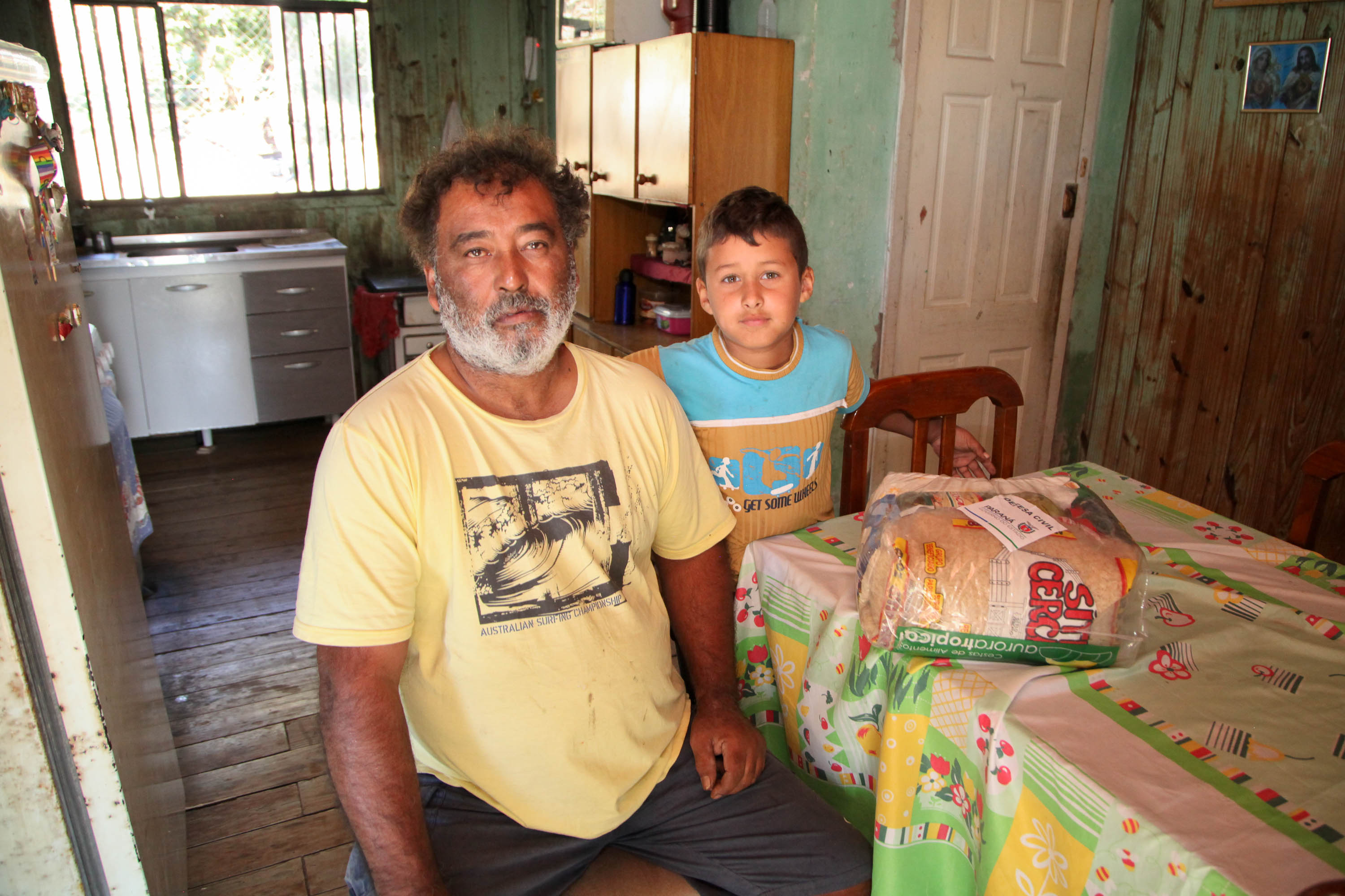 Defesa Civil faz entrega de cestas básicas na cidade de Agudos do Sul. Foto: Ari Dias/AEN
