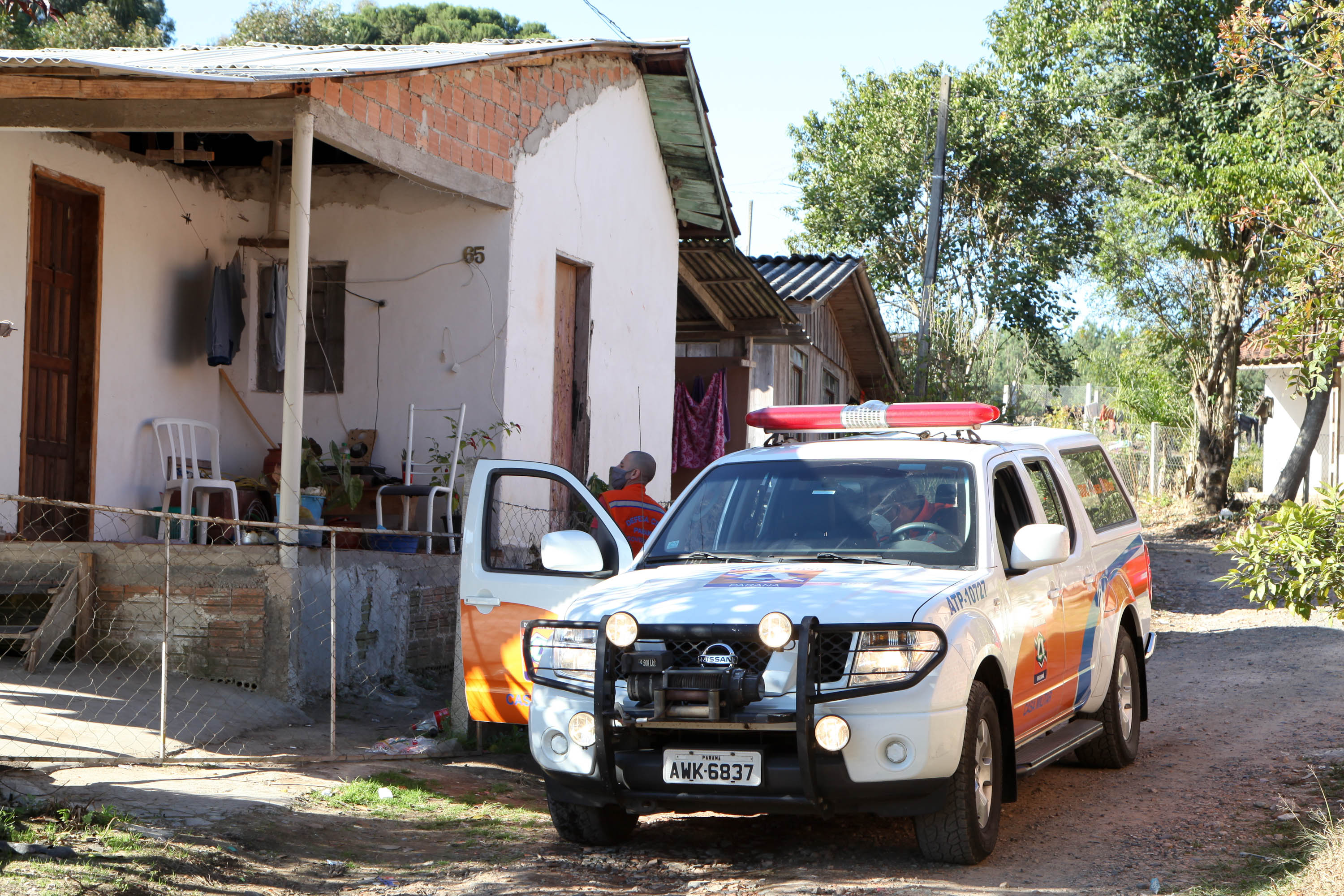 Defesa Civil faz entrega de cestas básicas na cidade de Agudos do Sul. Foto: Ari Dias/AEN