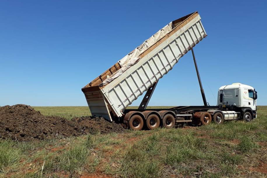 Lodo de esgoto beneficia agricultores da região de Umuarama. Foto:Sanepar