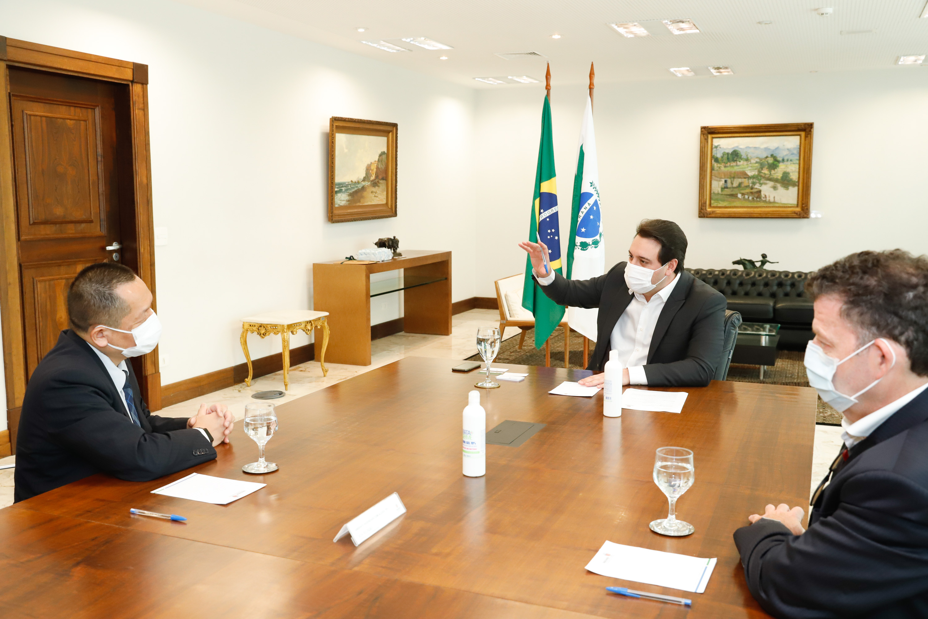 O Paraná recebeu 400 mil máscaras cirúrgicas do Escritório Econômico e Cultural de Taipei no Brasil, organização que representa os interesses de Taiwan no País
