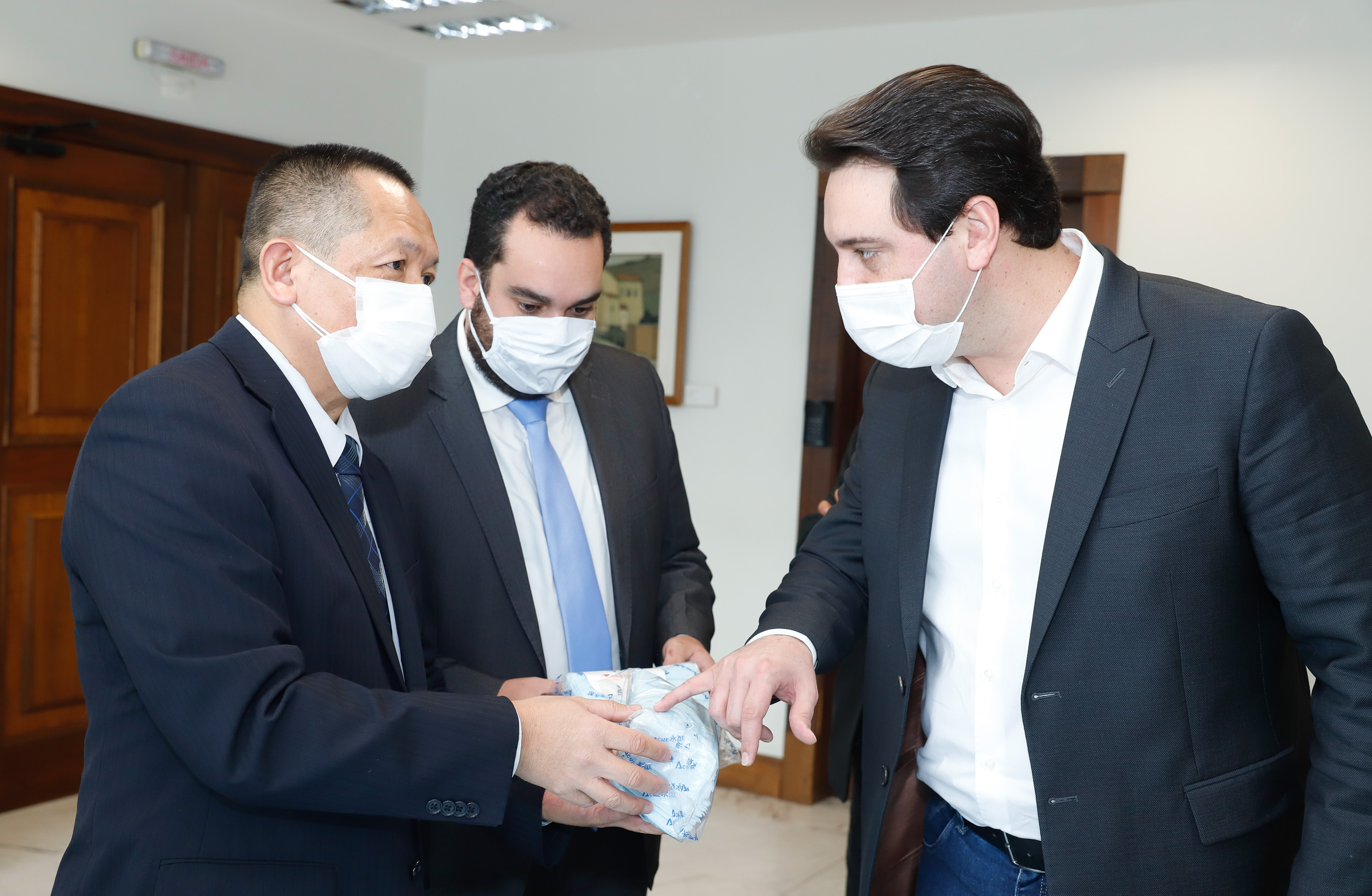 O Paraná recebeu 400 mil máscaras cirúrgicas do Escritório Econômico e Cultural de Taipei no Brasil, organização que representa os interesses de Taiwan no País