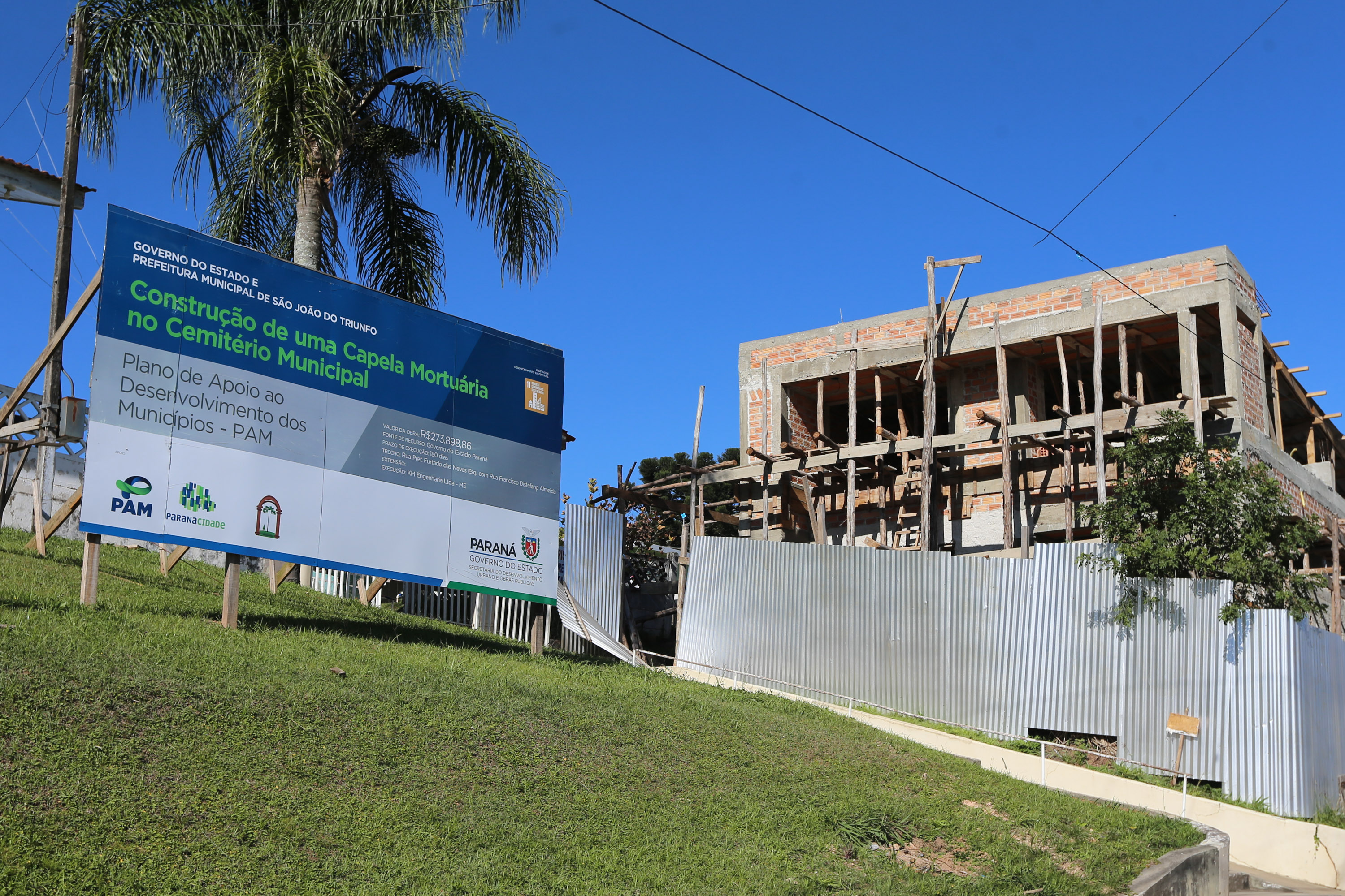 A Secretaria de Desenvolvimento Urbano e Obras Públicas está investindo R$ 273 mil para a construção da nova capela mortuária do município (o prédio original é de 1996), além de R$ 370 mil para o novo muro e uma rampa de acesso ao cemitério. Foto: Geraldo Bubniak/AEN