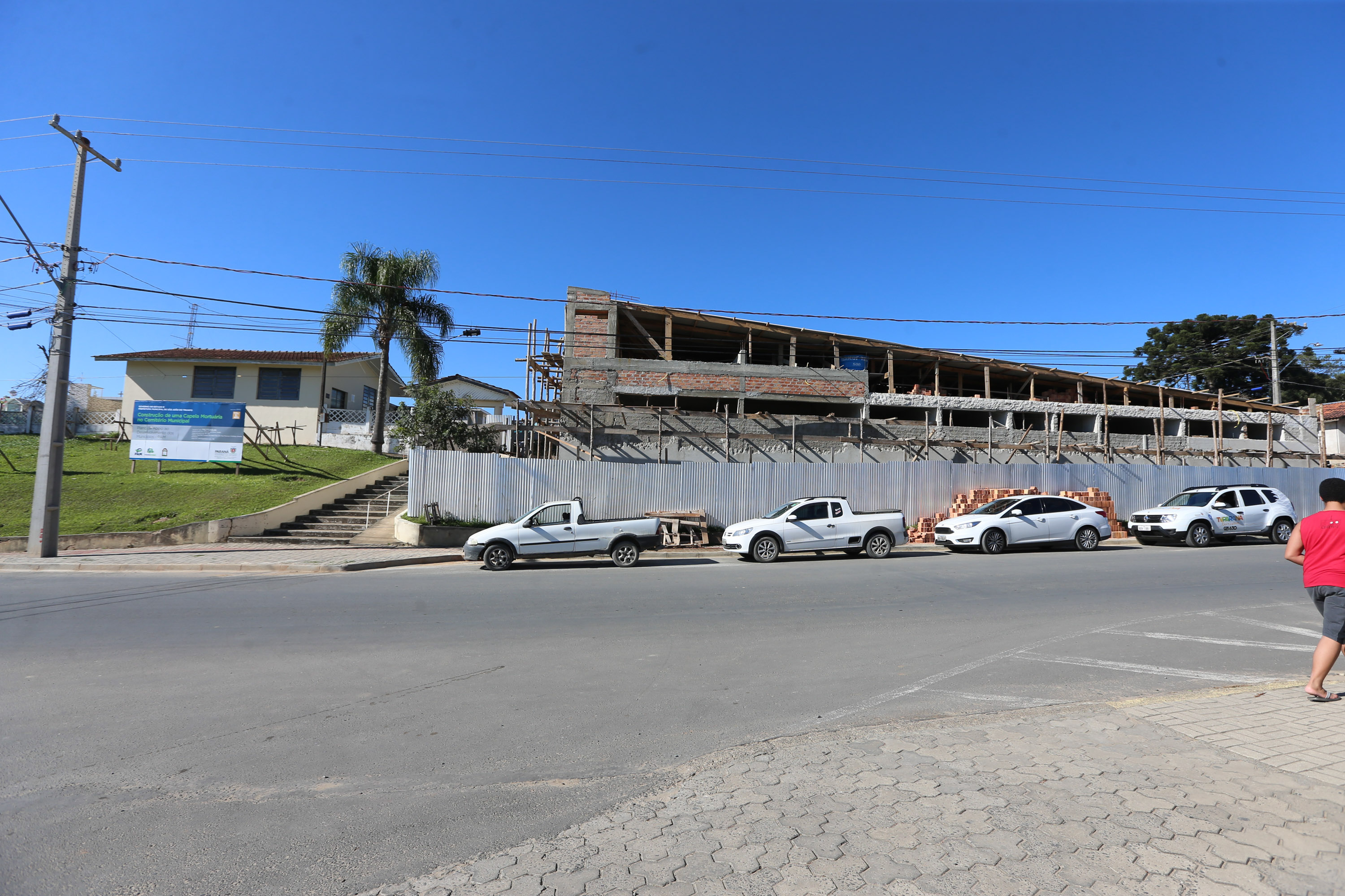 A Secretaria de Desenvolvimento Urbano e Obras Públicas está investindo R$ 273 mil para a construção da nova capela mortuária do município (o prédio original é de 1996), além de R$ 370 mil para o novo muro e uma rampa de acesso ao cemitério. Foto: Geraldo Bubniak/AEN
