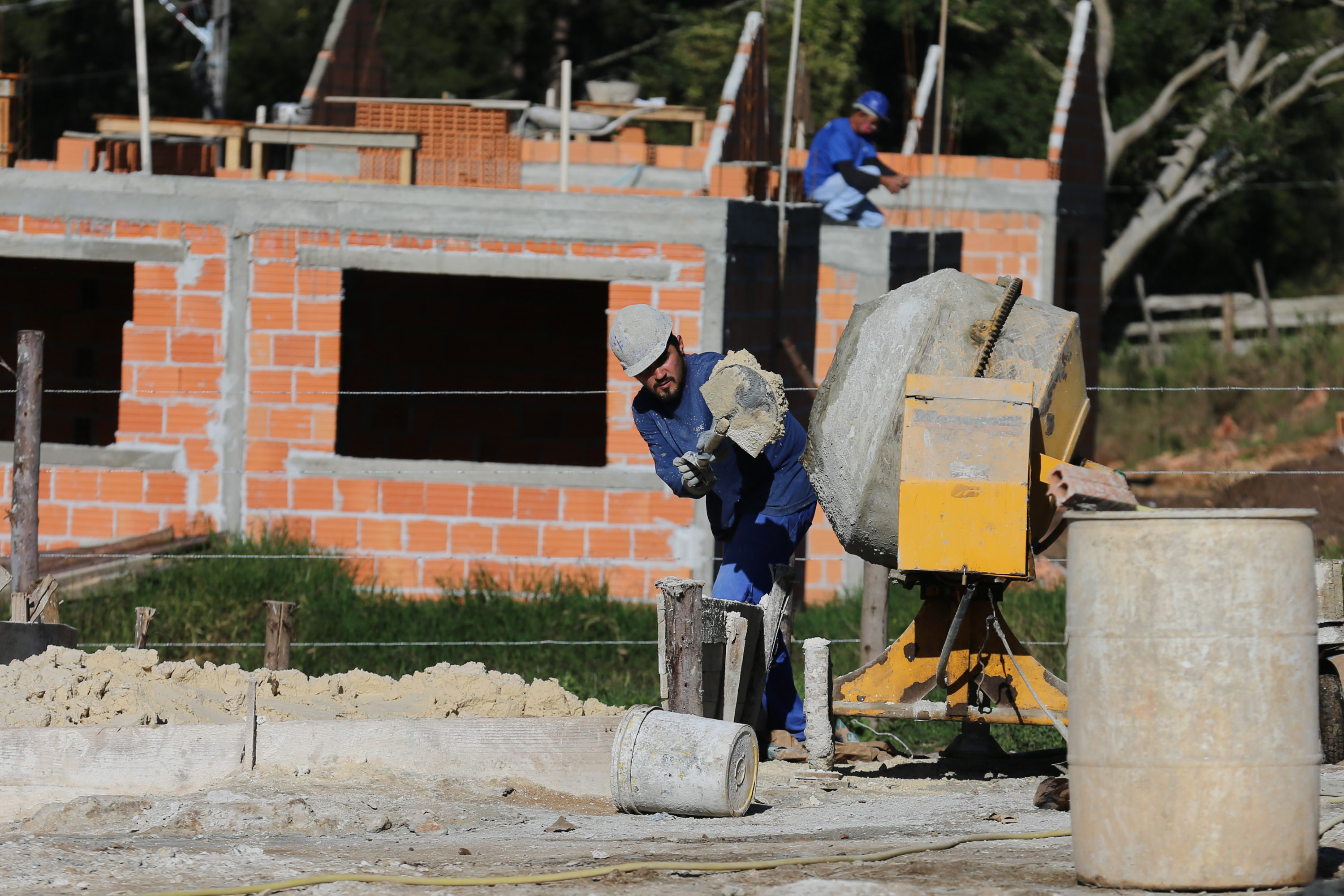 Obras da Cohapar mantêm mais de 5 mil empregos no Paraná
