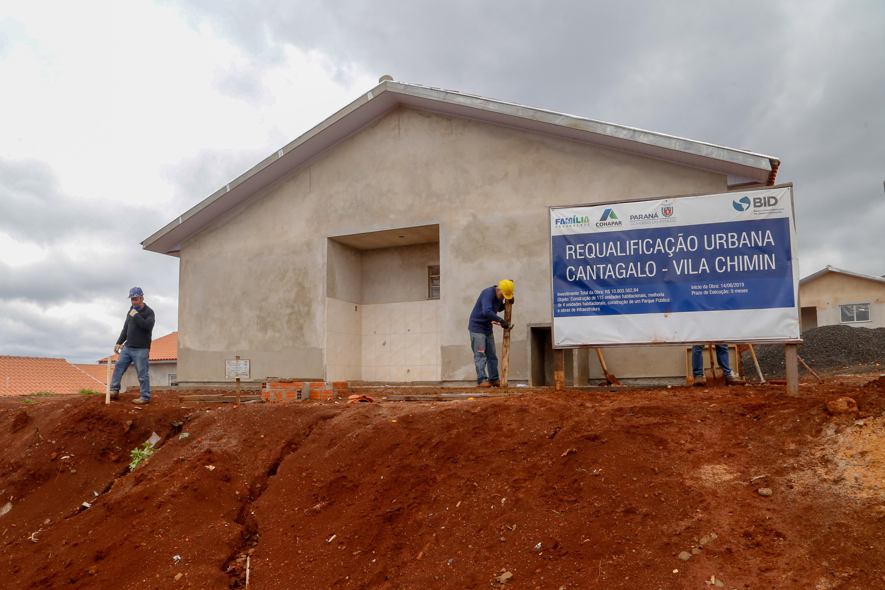 Nenaldo de Ramos está trabalhando na obra da Cohapar em Cantagalo, onde estão sendo construídas 119 casas urbanas do programa Nossa Gente Paraná. Foto: Gilson Abreu/AEN