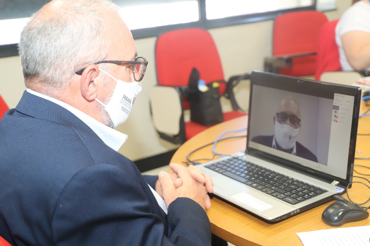 Para comemorar os 30 anos do Estatuto da Criança e do Adolescente (ECA), considerado o marco legal e regulatório dos direitos humanos de crianças e adolescentes, o secretário Mauro Rockenbach, da Justiça, Família e Trabalho (Sejuf) abriu nesta segunda-feira (13), a série de “Lives” no Youtube que serão realizadas nos próximos 15 dias.
Foto: SEJUF