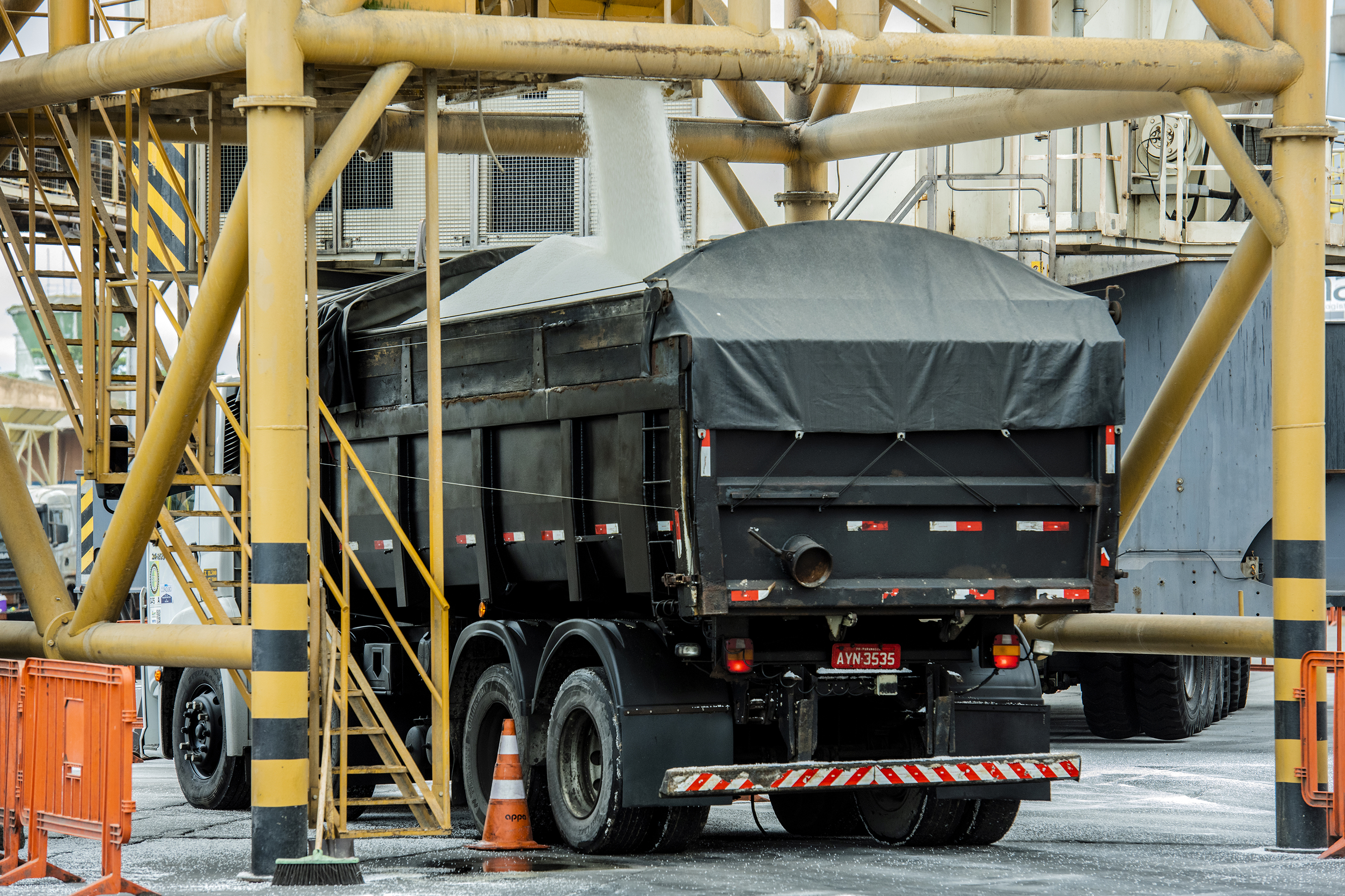 Portos do Paraná são referência na movimentação de fertilizantes