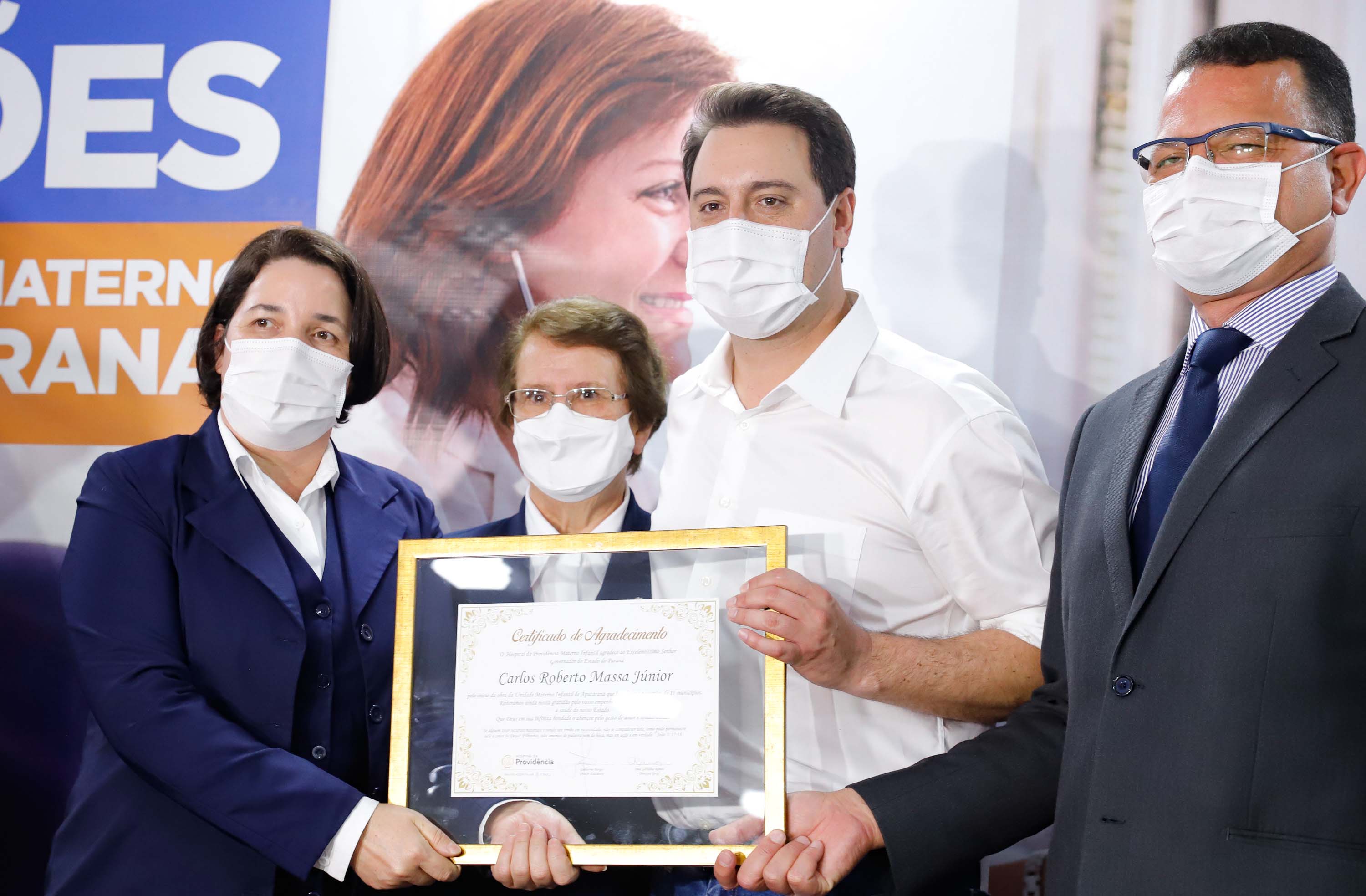 O Governo do Estado vai investir R$ 16,2 milhões na reforma e ampliação do Hospital da Providência, em Apucarana, no Vale do Ivaí. A ordem de serviço foi assinada nesta quarta-feira (02) pelo governador Carlos Massa Ratinho Junior em cerimônia na sede do complexo médico. A contrapartida do hospital é de R$ 853 mil. O prazo para a conclusão da obra é de 18 meses.